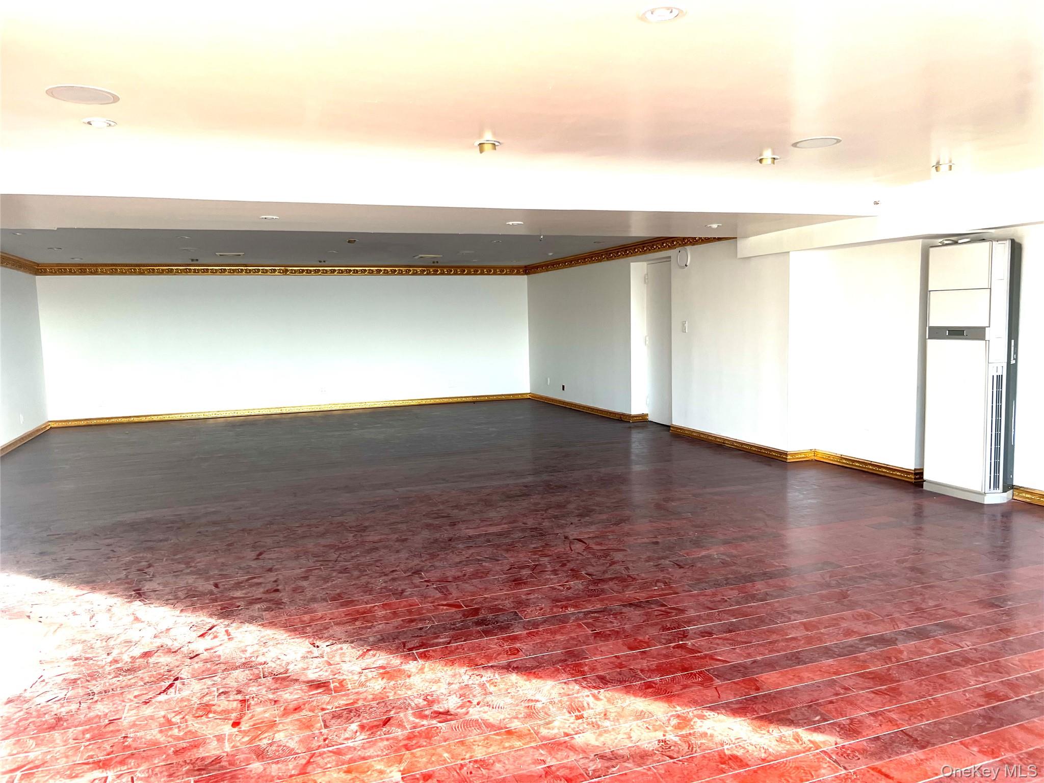 33-70 Prince Street # 806, Flushing, NY 11354