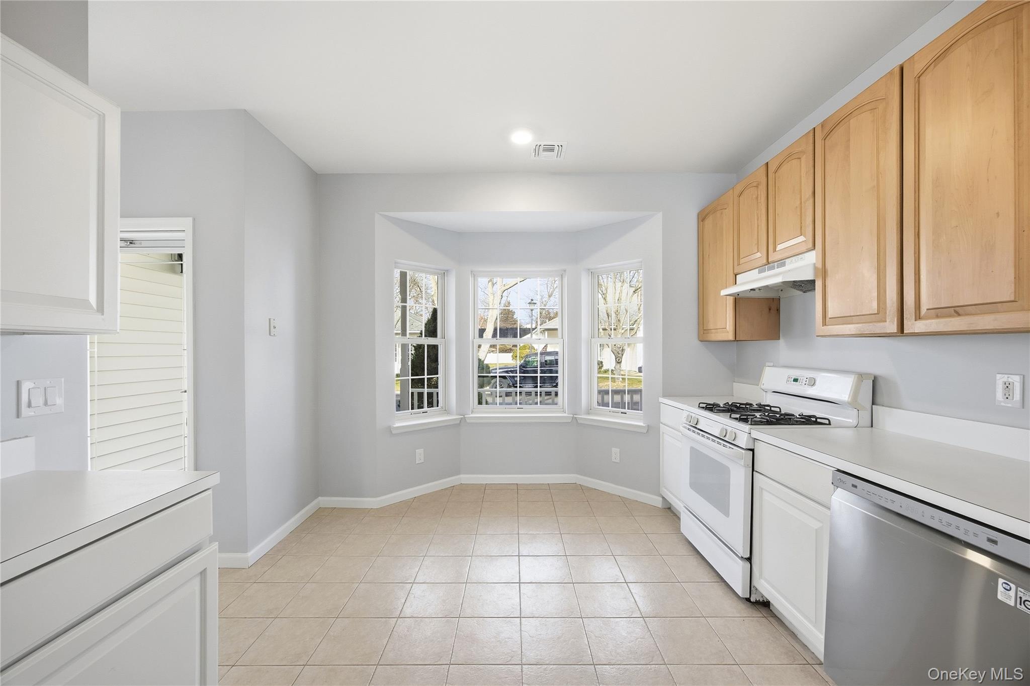 55 Oyster Cove Lane, Blue Point, NY 11715