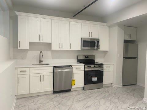 94 4th Avenue # 105, Bay Shore, NY 11706