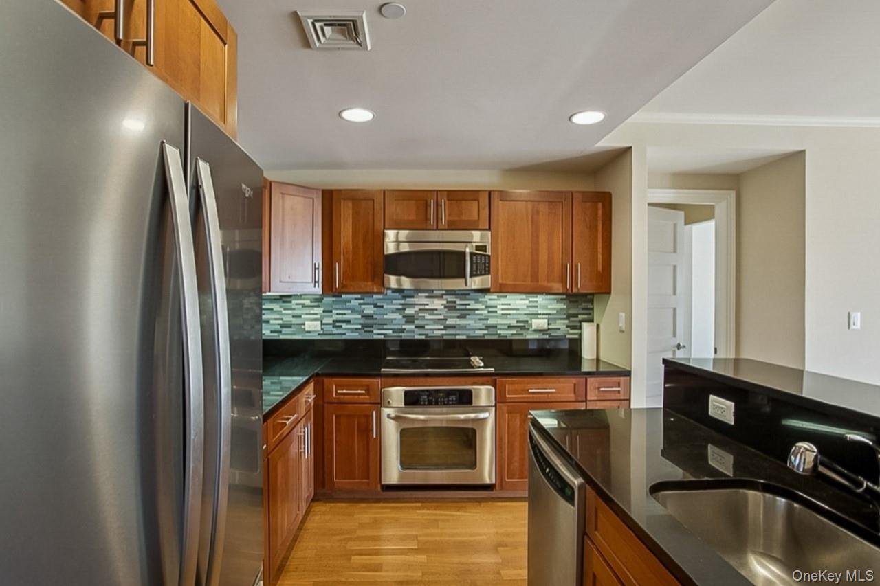 225 Stanley Avenue # 405, Mamaroneck, NY 10543