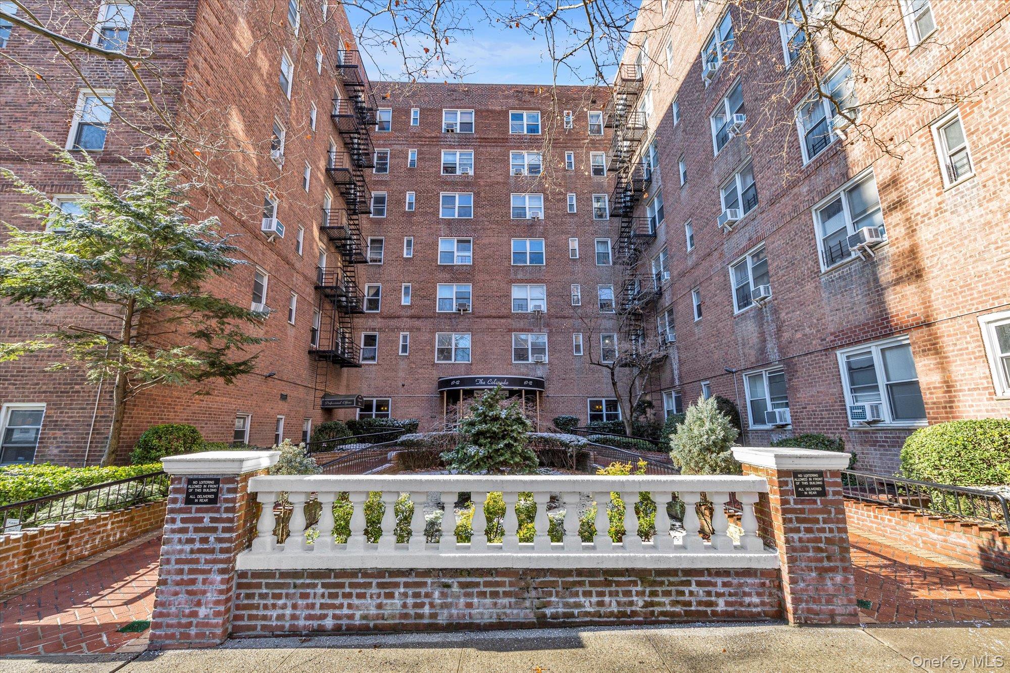 67-12 Yellowstone Boulevard # E8, Forest Hills, NY 11375