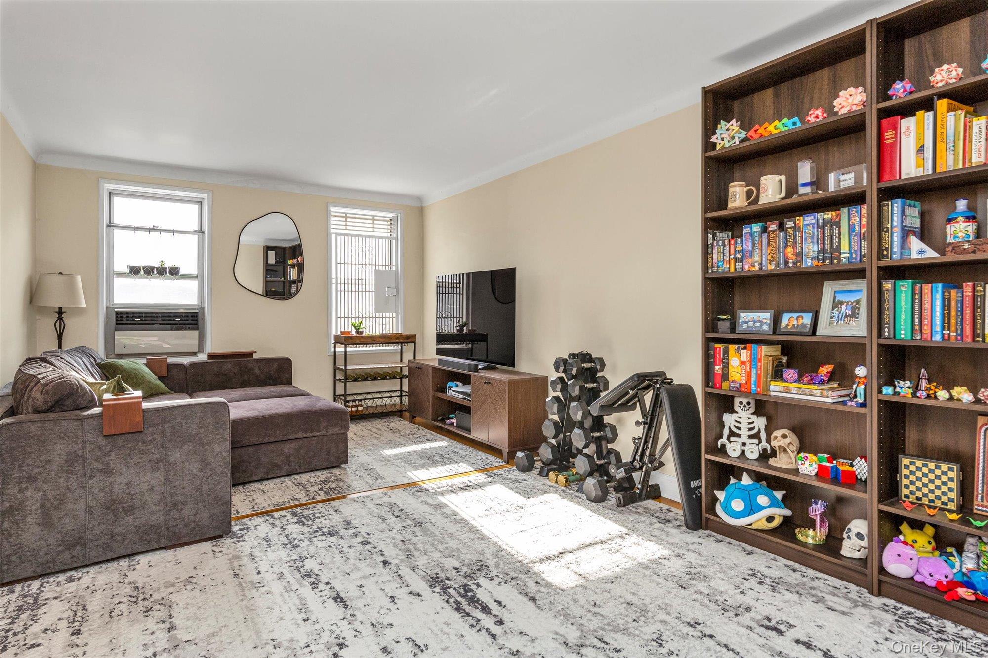 67-12 Yellowstone Boulevard # E8, Forest Hills, NY 11375