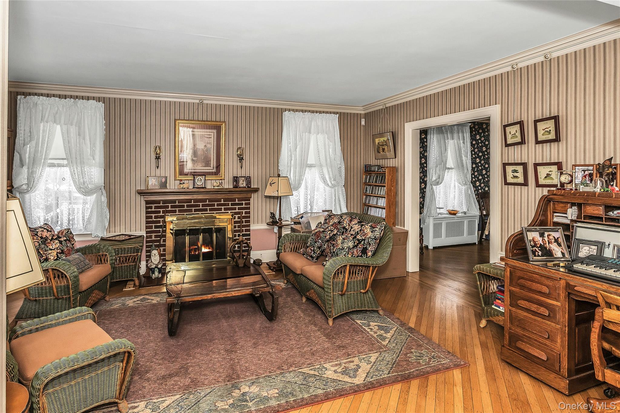 8 3rd Place, Garden City, NY 11530