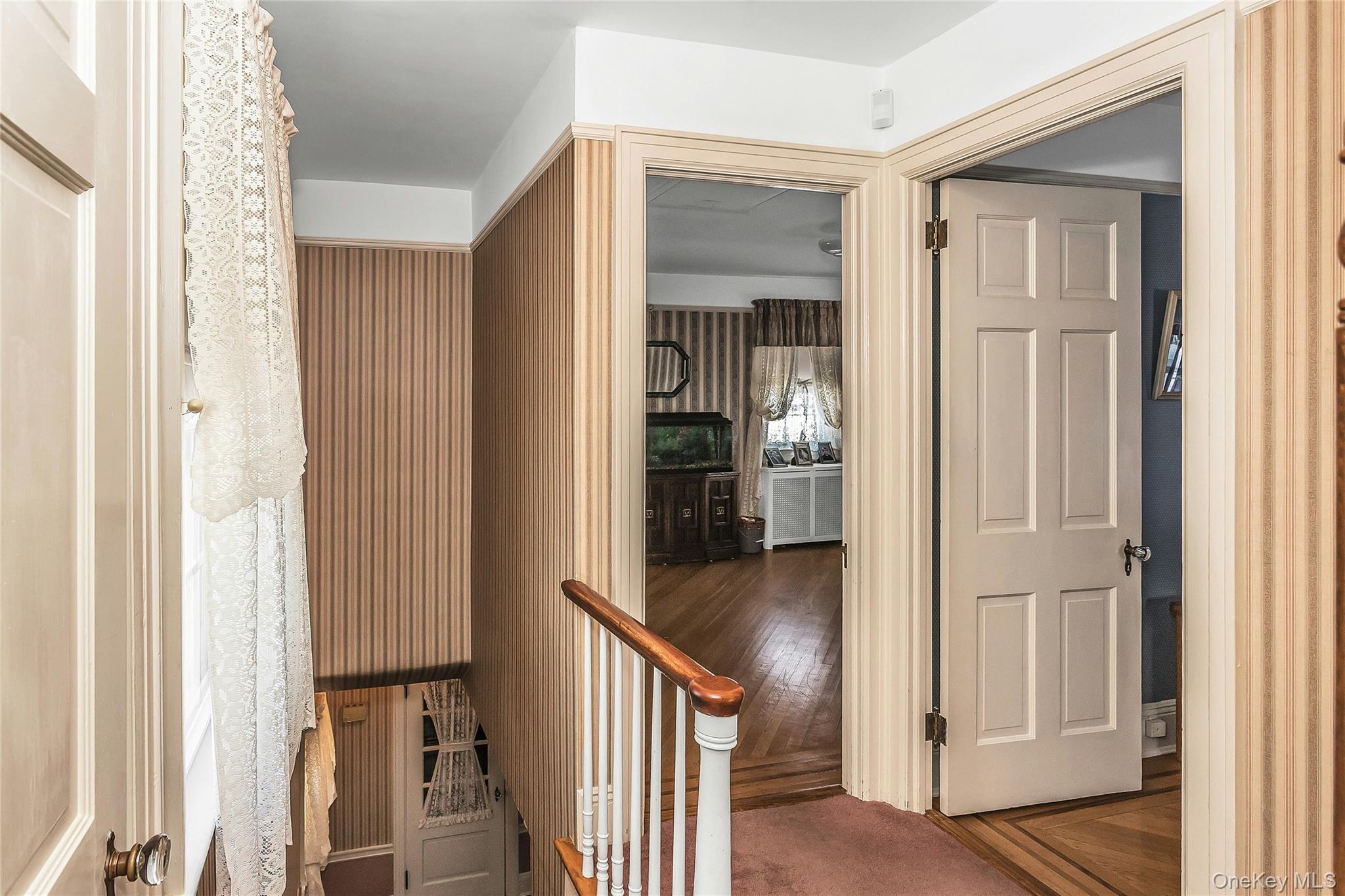 8 3rd Place, Garden City, NY 11530