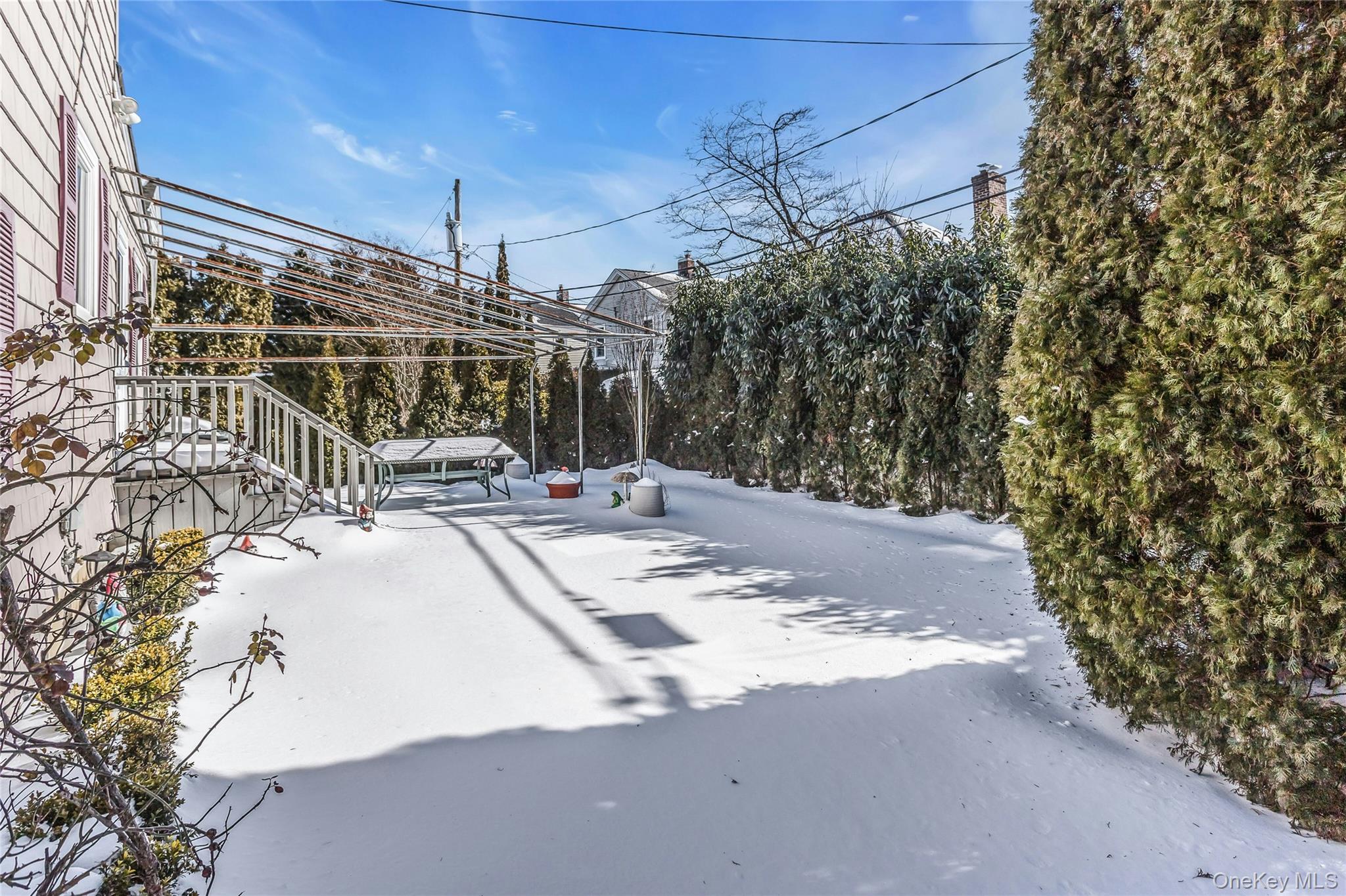 8 3rd Place, Garden City, NY 11530