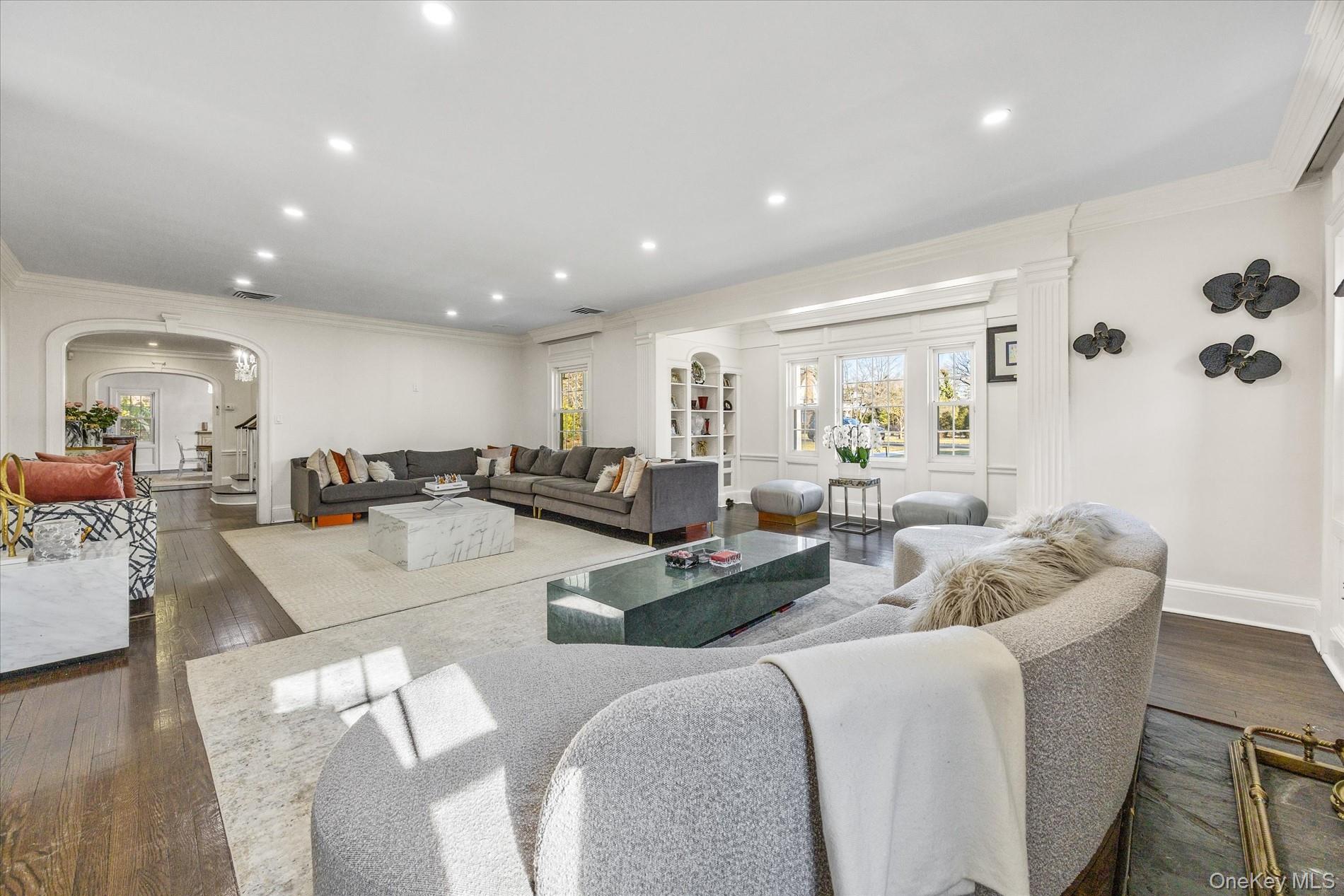 30 Wildwood Drive, Great Neck, NY 11024