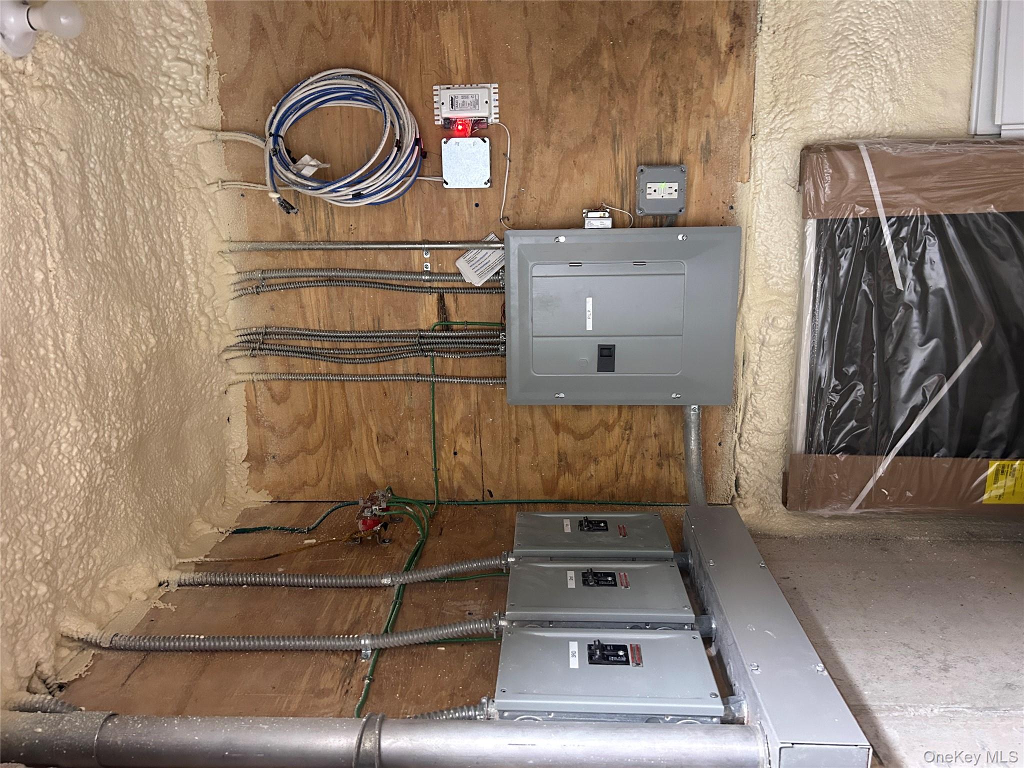 6014 Menahan Street, Ridgewood, NY 11385