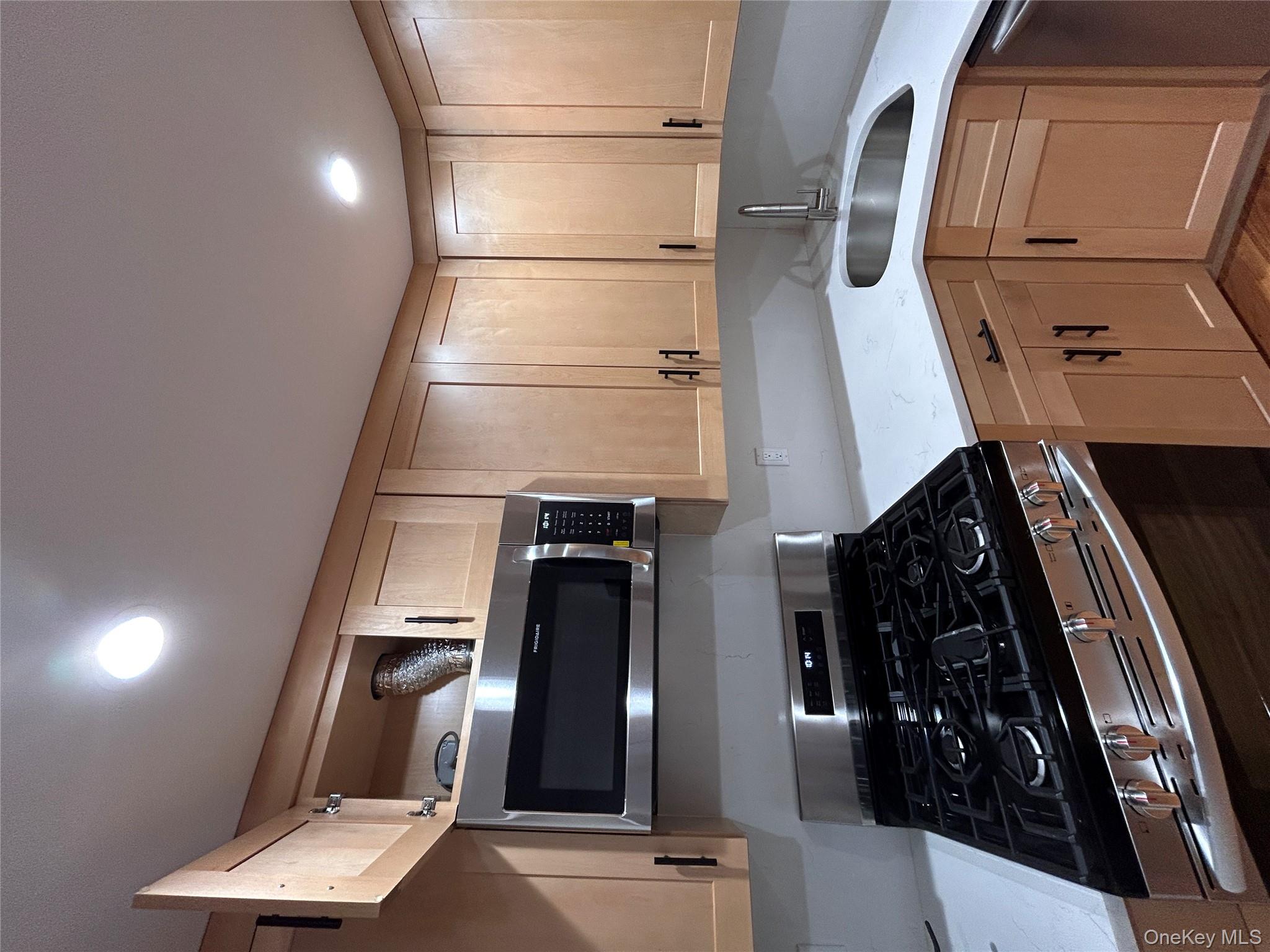 6014 Menahan Street, Ridgewood, NY 11385