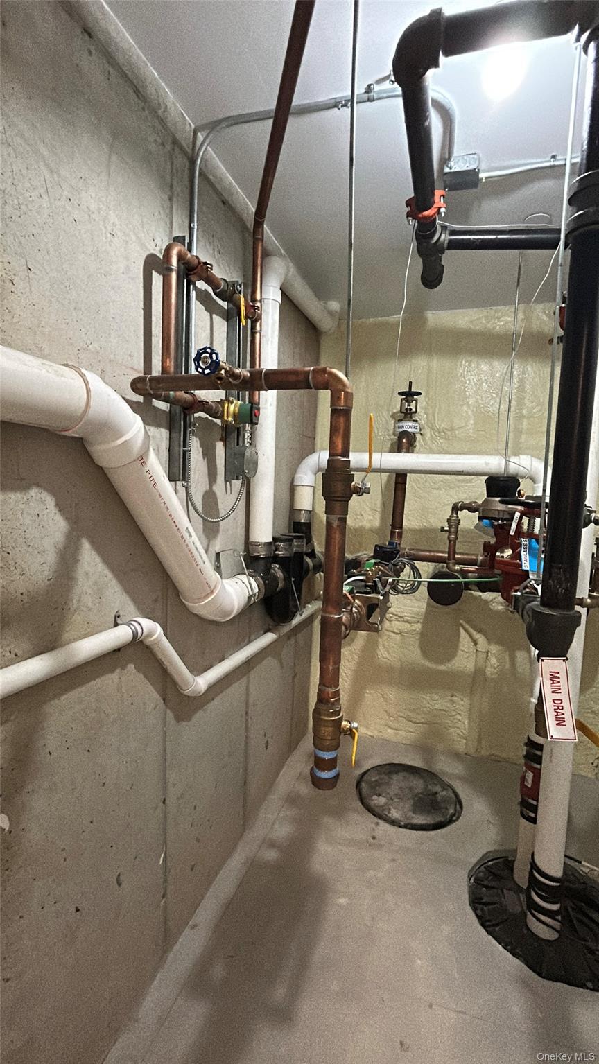 6014 Menahan Street, Ridgewood, NY 11385