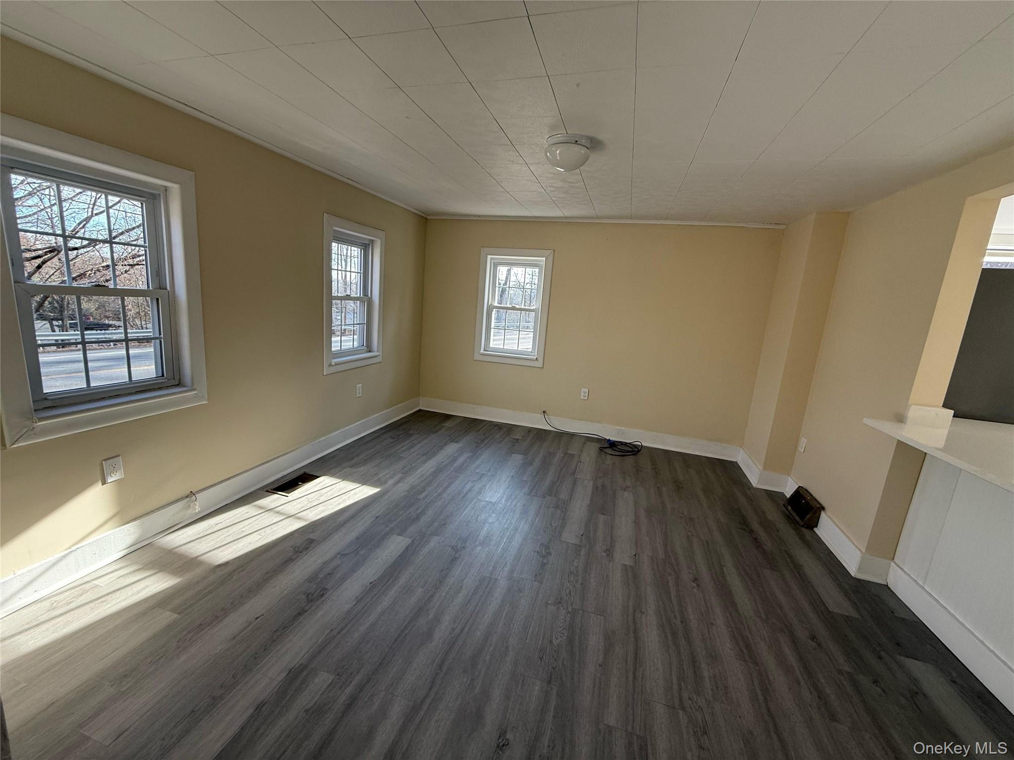 647 County Route 78, Middletown, NY 10940