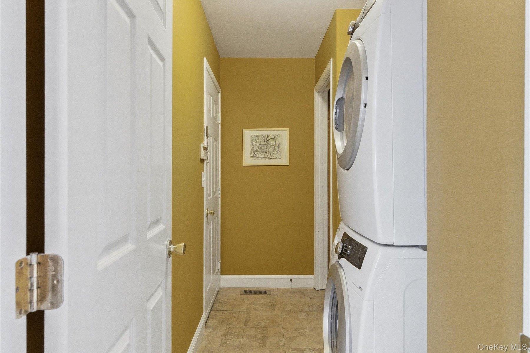 23 Goose Neck Lane, Riverhead, NY 11901