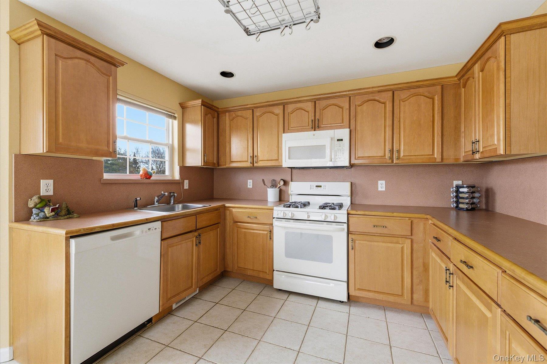 23 Goose Neck Lane, Riverhead, NY 11901