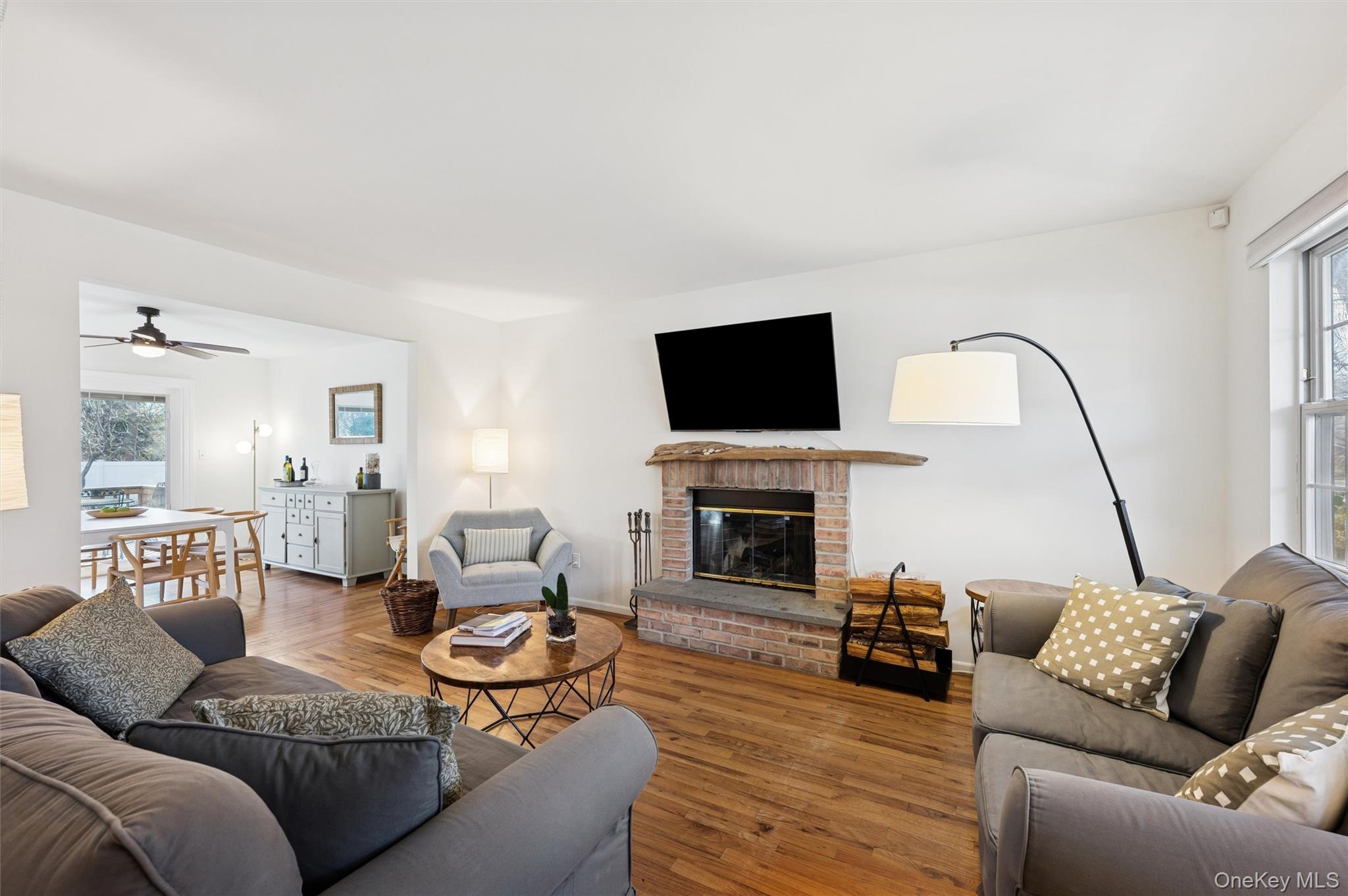 7 Huckleberry Lane, Hampton Bays, NY 11946