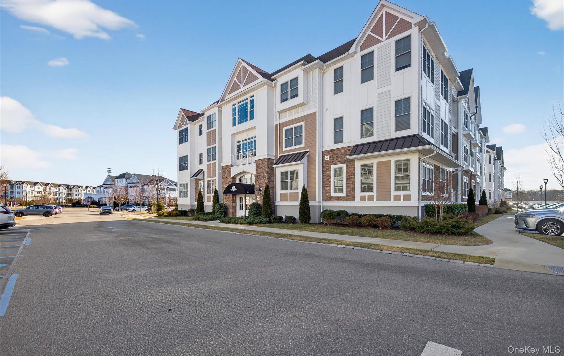 25102 Aspenwood Drive, Plainview, NY 11803