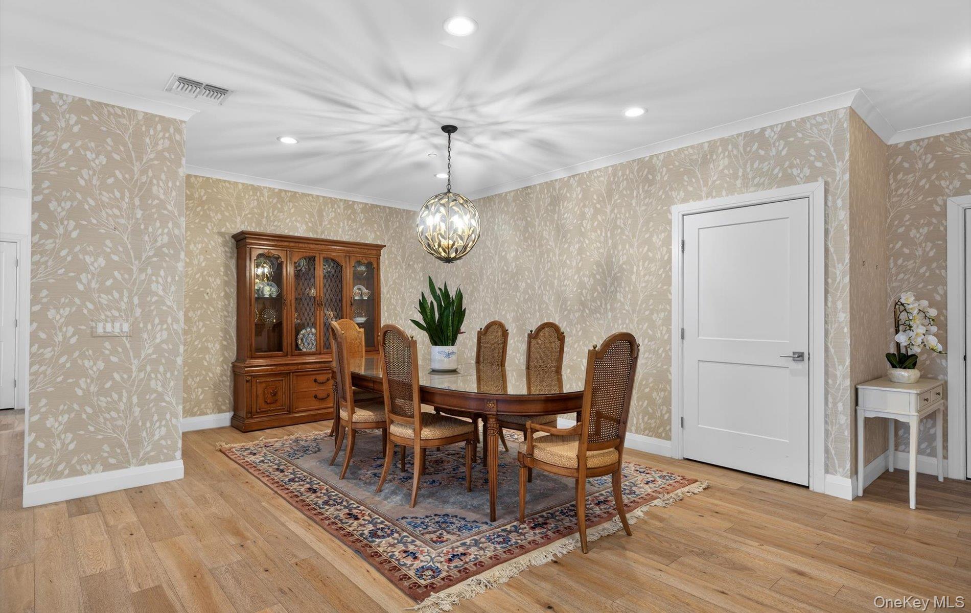 25102 Aspenwood Drive, Plainview, NY 11803