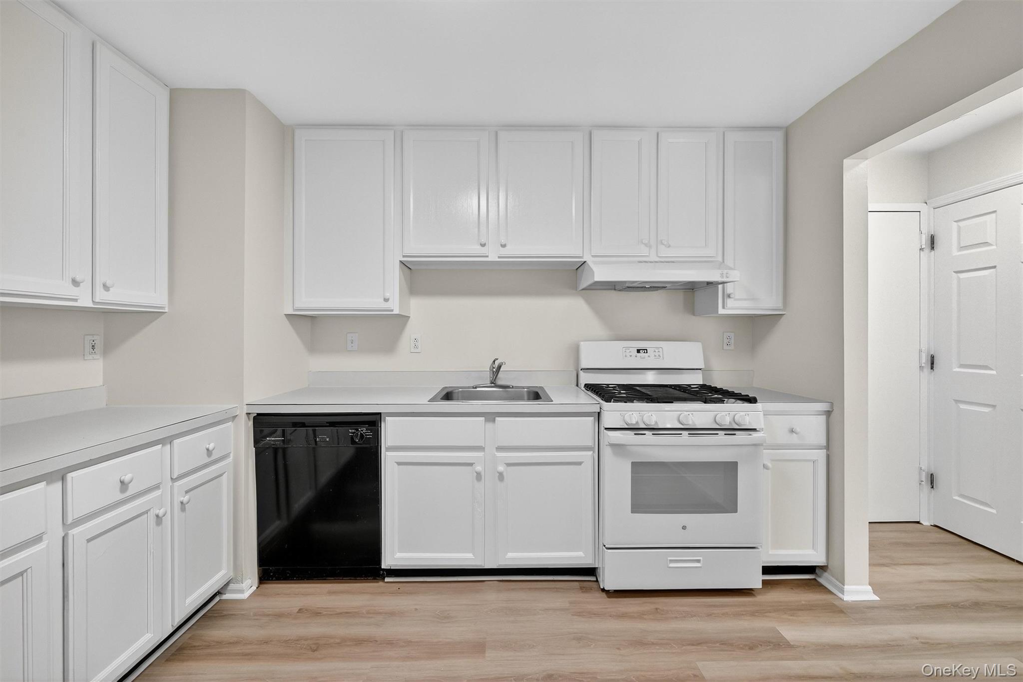 10-12 Chestnut Street # B108, Suffern, NY 10901