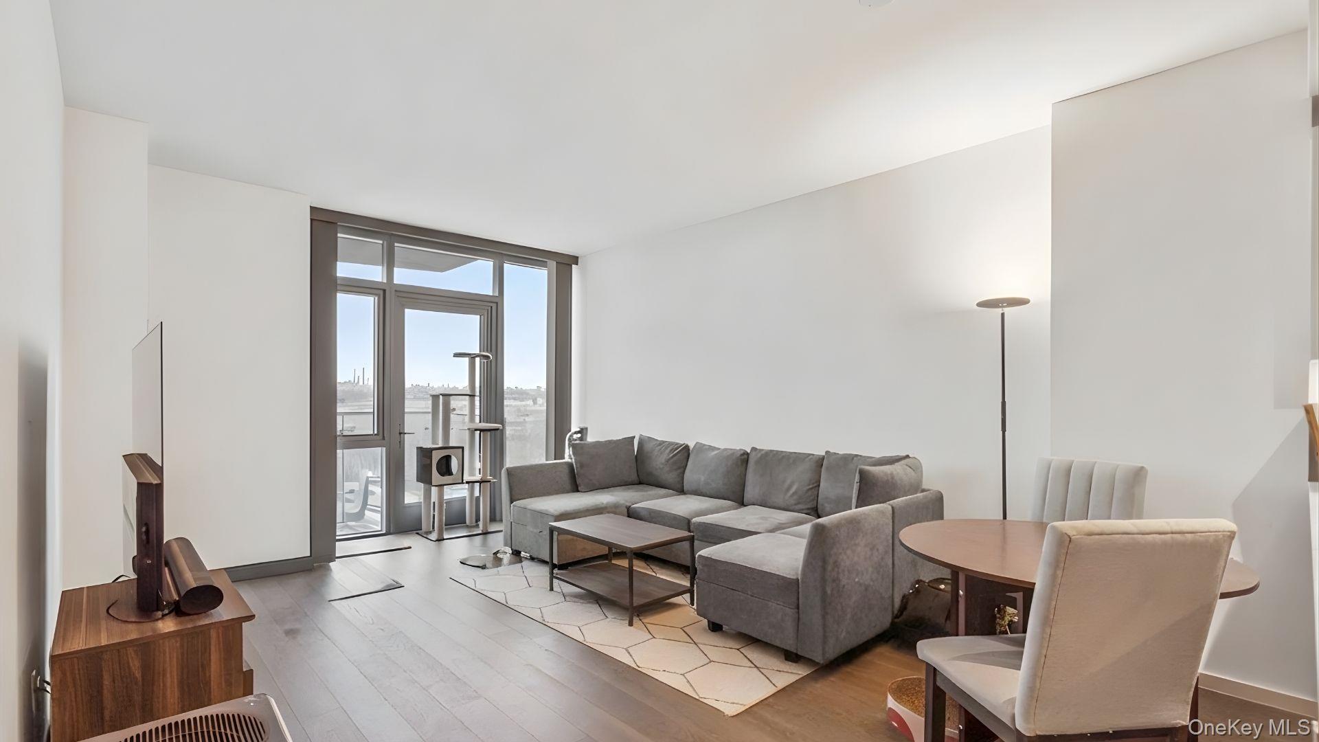 133-36 37th Avenue # 5E, Flushing, NY 11354