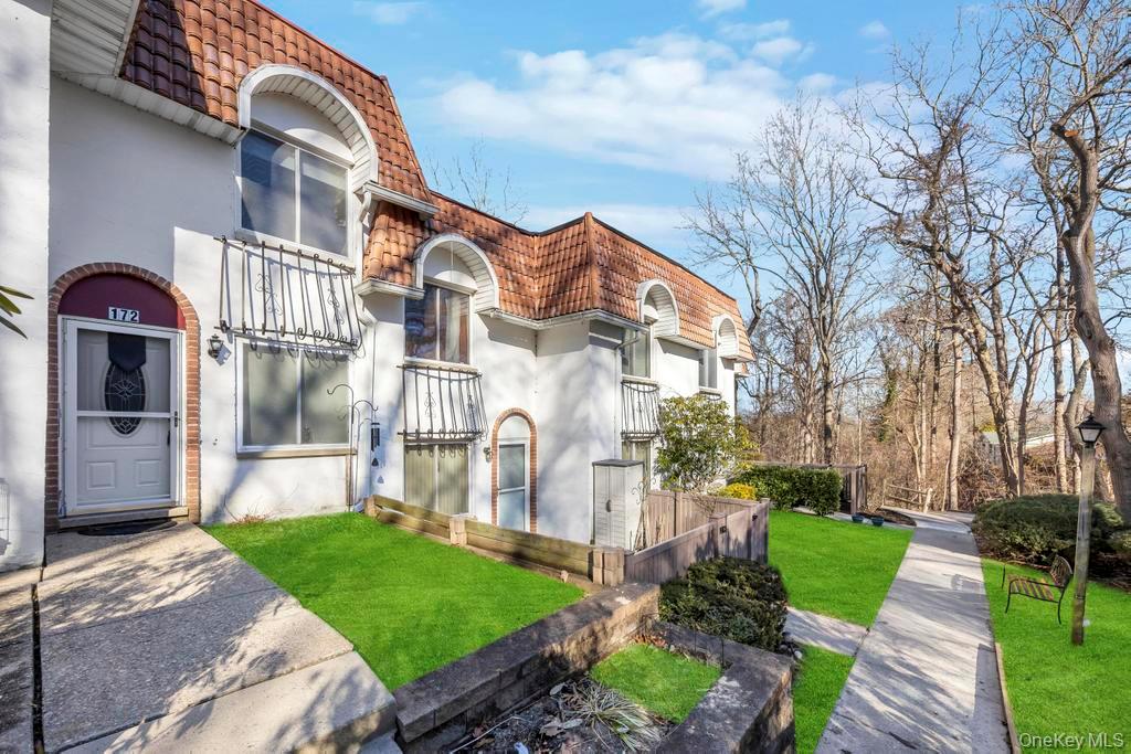 172 Skyline Drive, Coram, NY 11727