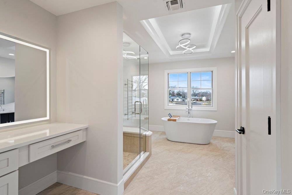 35 Main Parkway, Plainview, NY 11803