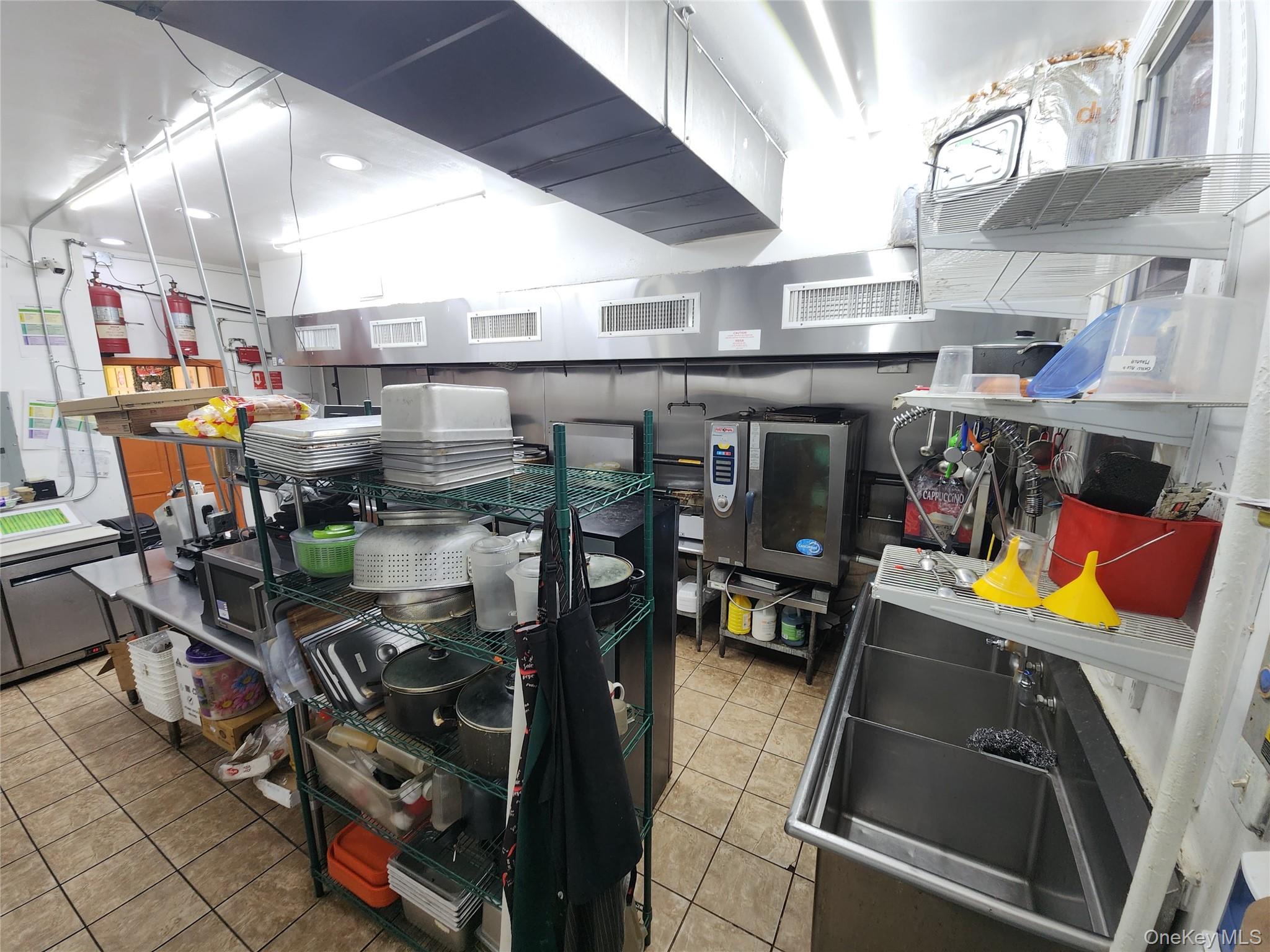 104-05 101 Ave, Richmond Hill, NY 11416