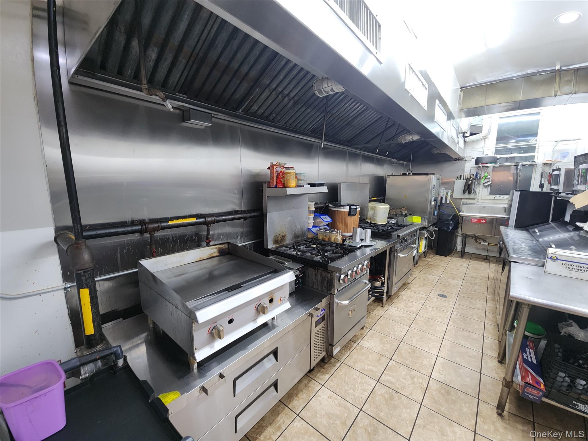 104-05 101 Ave, Richmond Hill, NY 11416