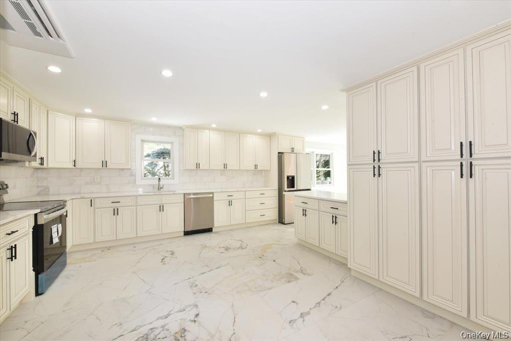 87 Dunlop Road, Huntington, NY 11743