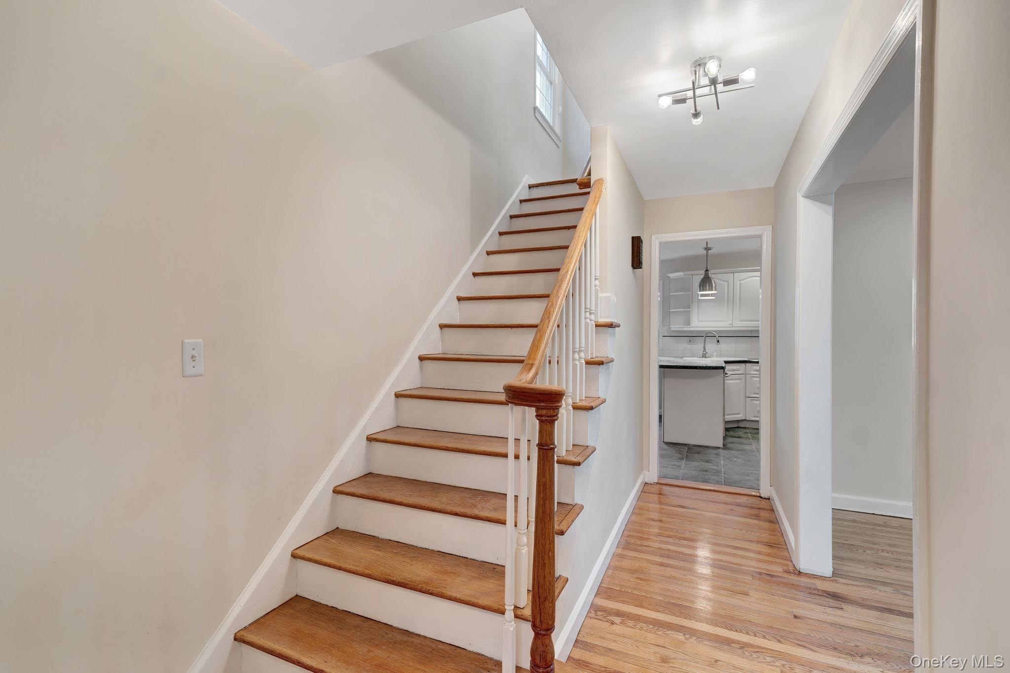 6 Elliott Place, Freeport, NY 11520