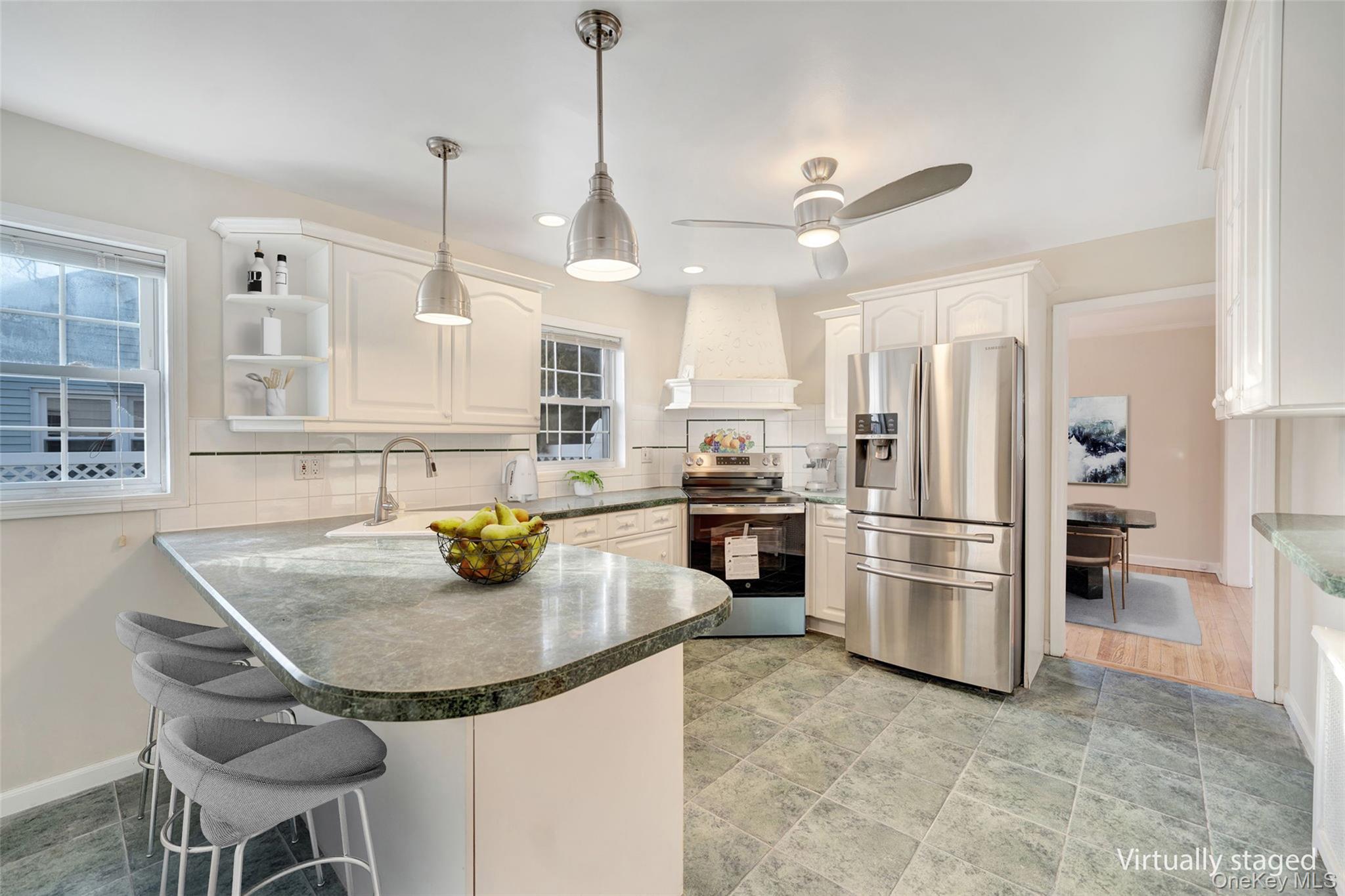 6 Elliott Place, Freeport, NY 11520