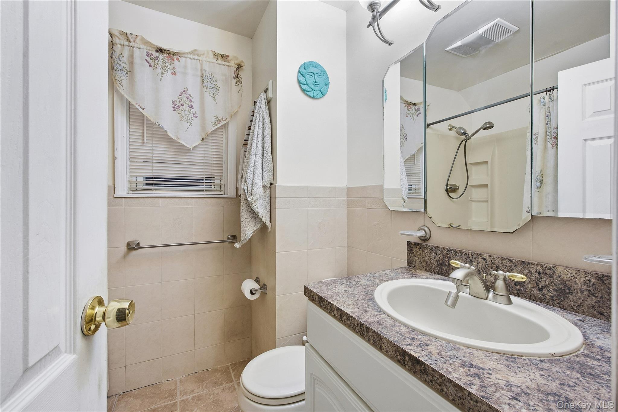 152 Rockaway Parkway, Valley Stream, NY 11580