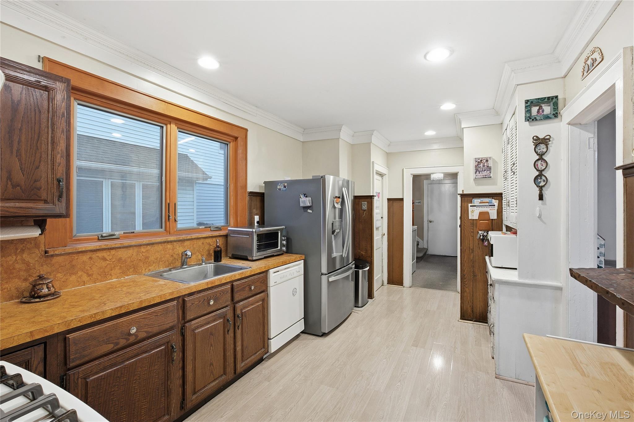 152 Rockaway Parkway, Valley Stream, NY 11580