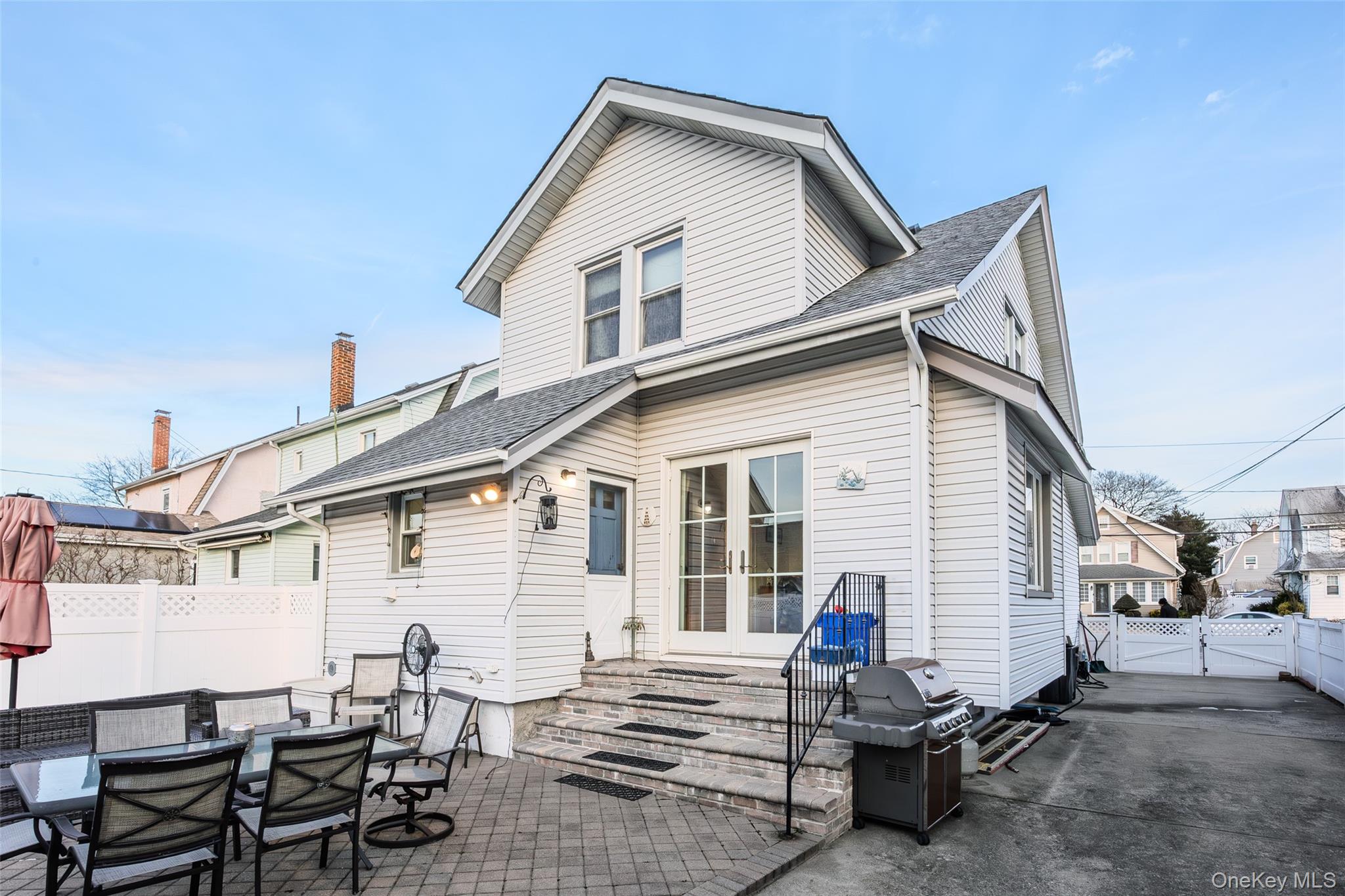 152 Rockaway Parkway, Valley Stream, NY 11580