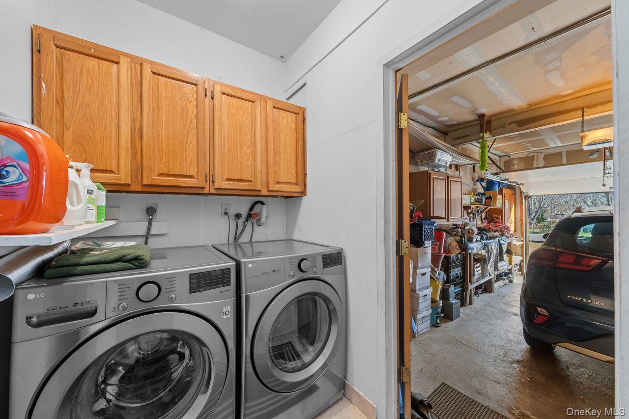 1 Lange Court, Melville, NY 11747