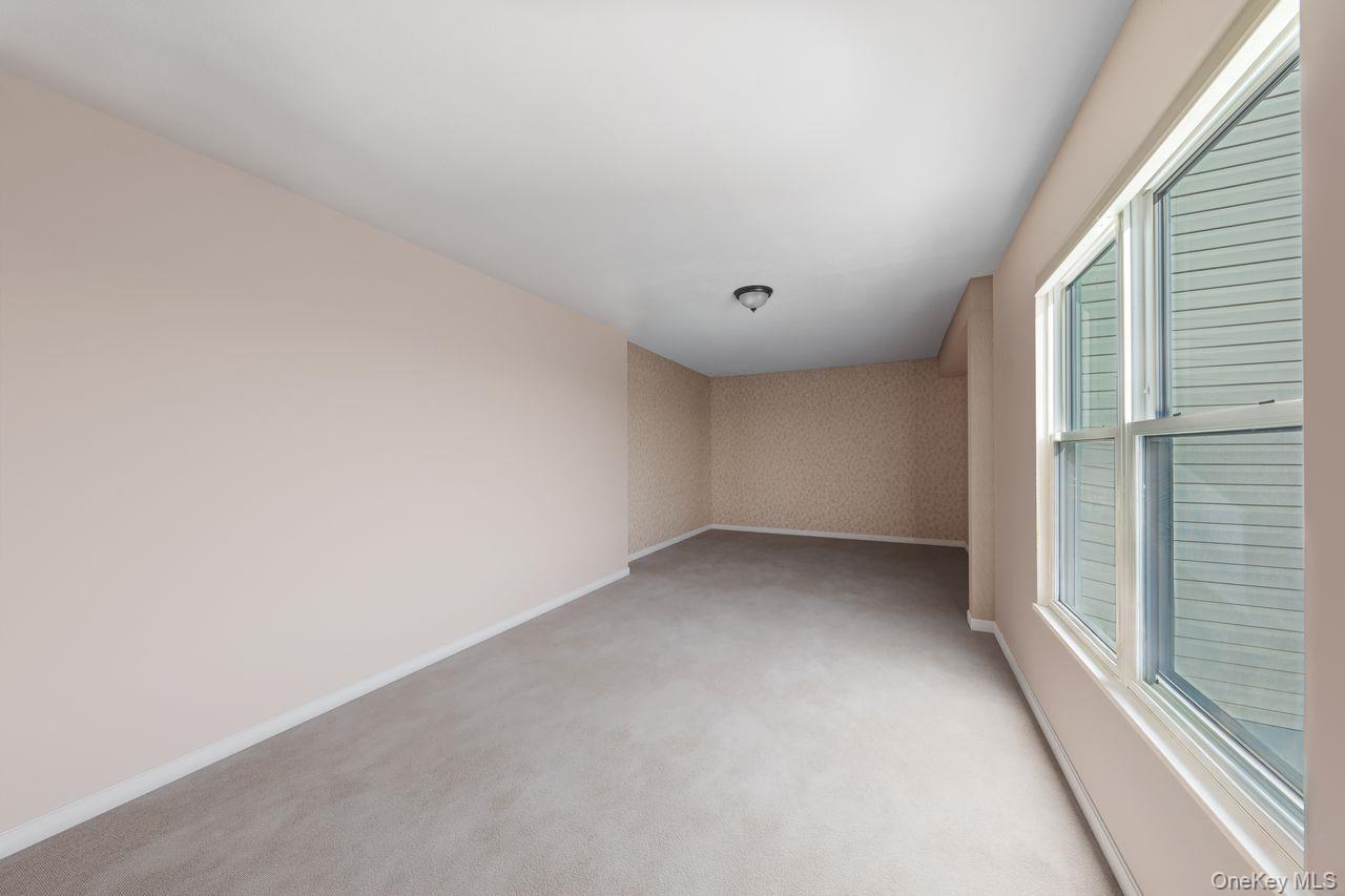 1 Lange Court, Melville, NY 11747