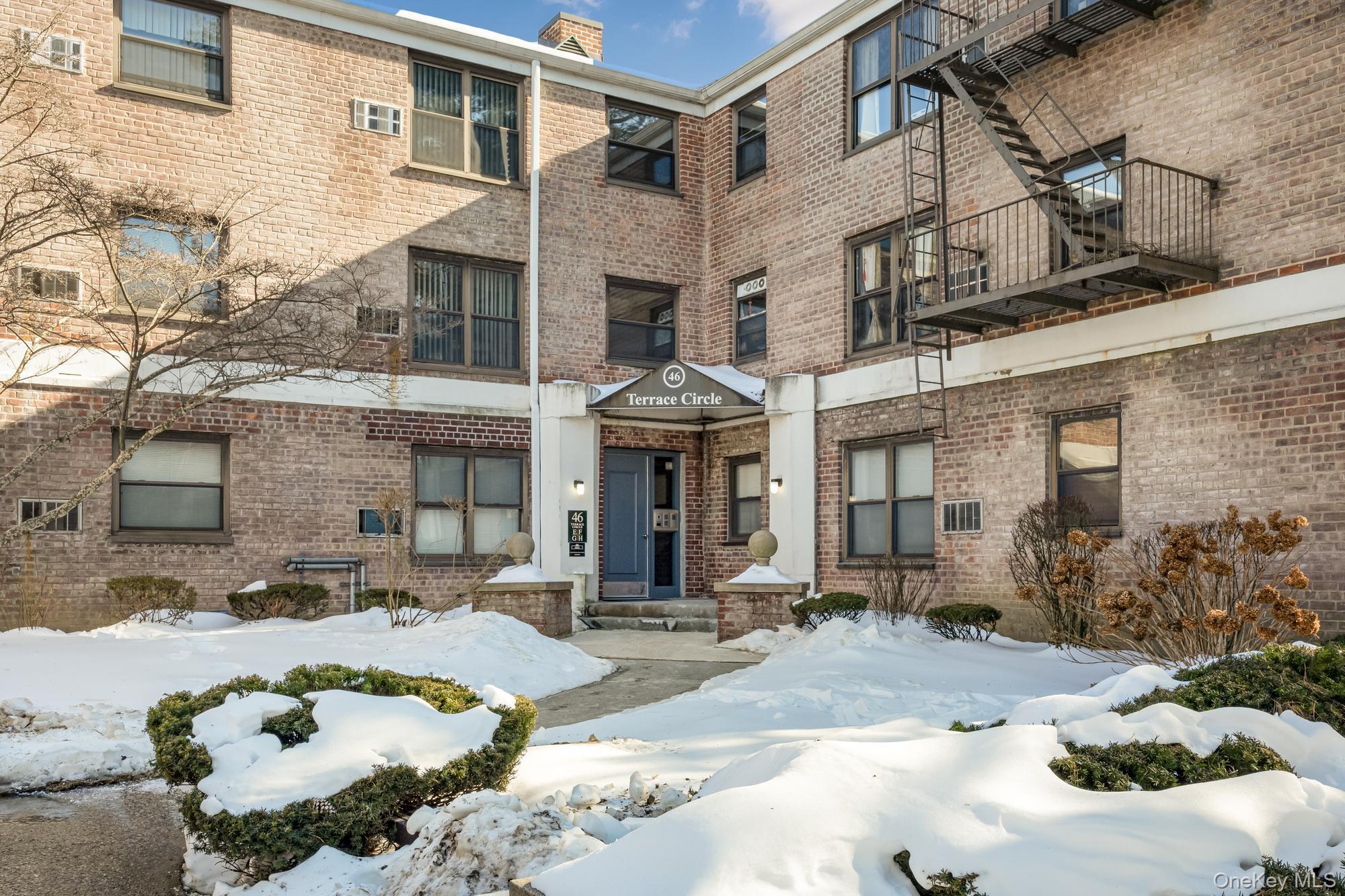 46 Terrace Circle # 3F, Great Neck, NY 11021