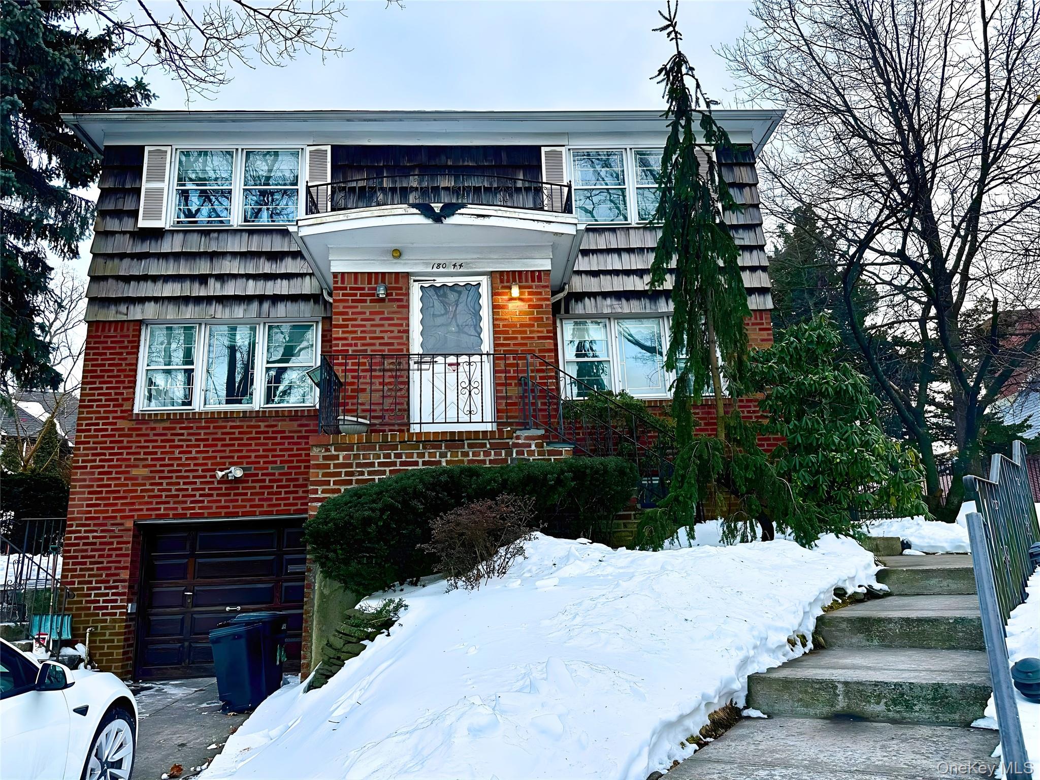 180-44 Grand Central Parkway, Jamaica, NY 11432