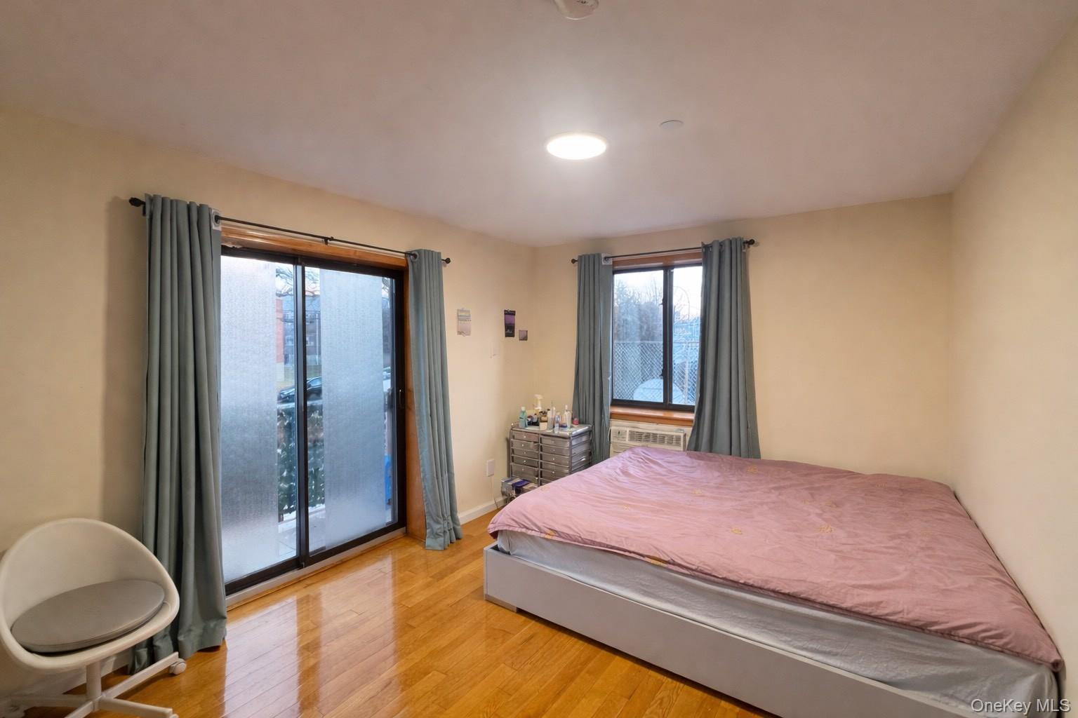 7548 Parsons Boulevard # 2A, Fresh Meadows, NY 11366