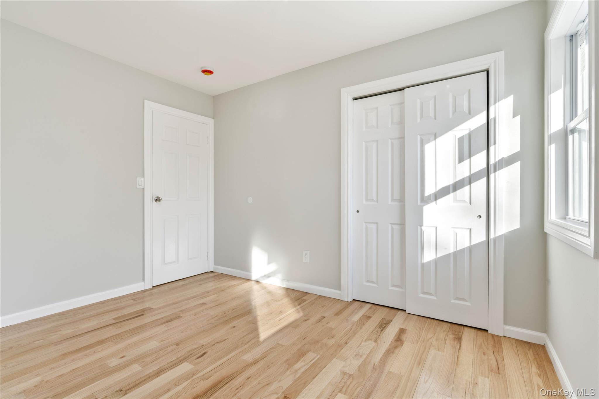 15 Bellaire Drive, Ridge, NY 11961