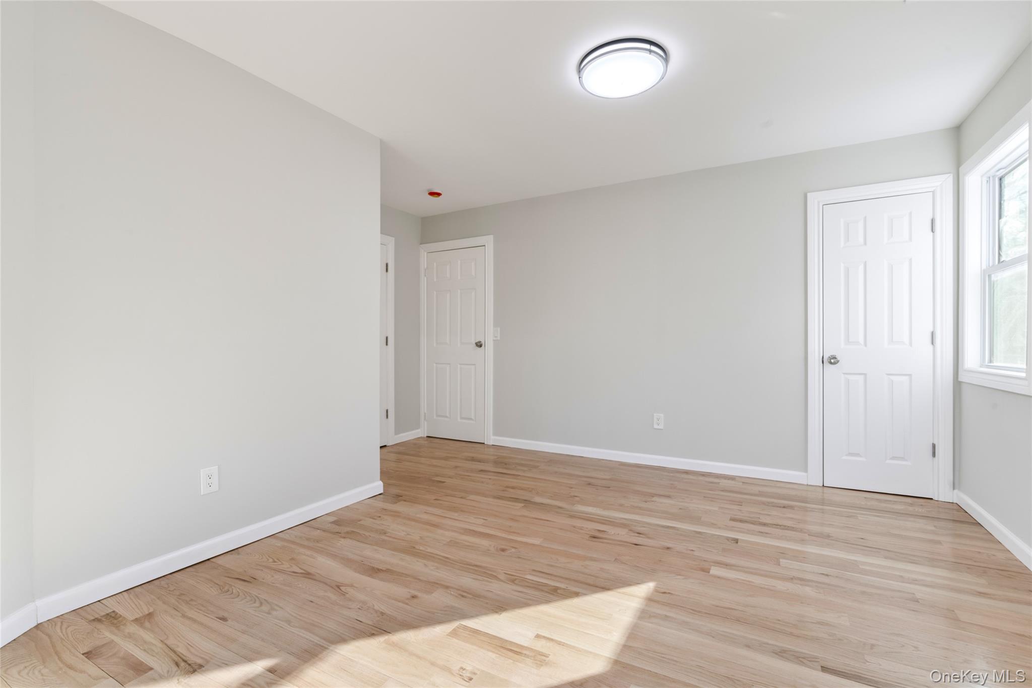 15 Bellaire Drive, Ridge, NY 11961