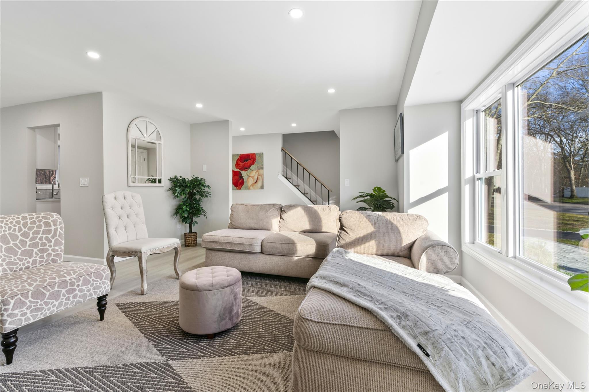 15 Bellaire Drive, Ridge, NY 11961