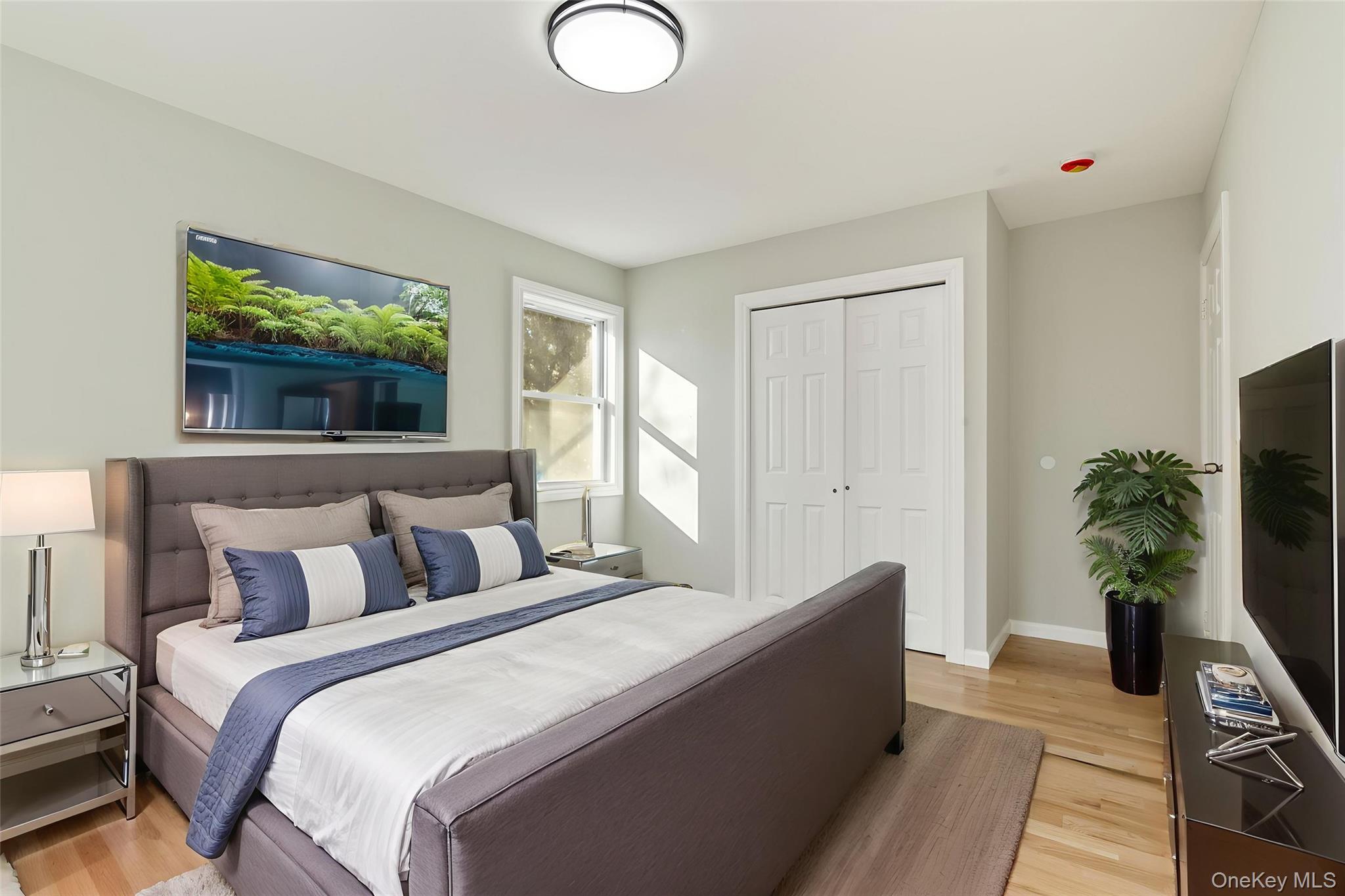 15 Bellaire Drive, Ridge, NY 11961