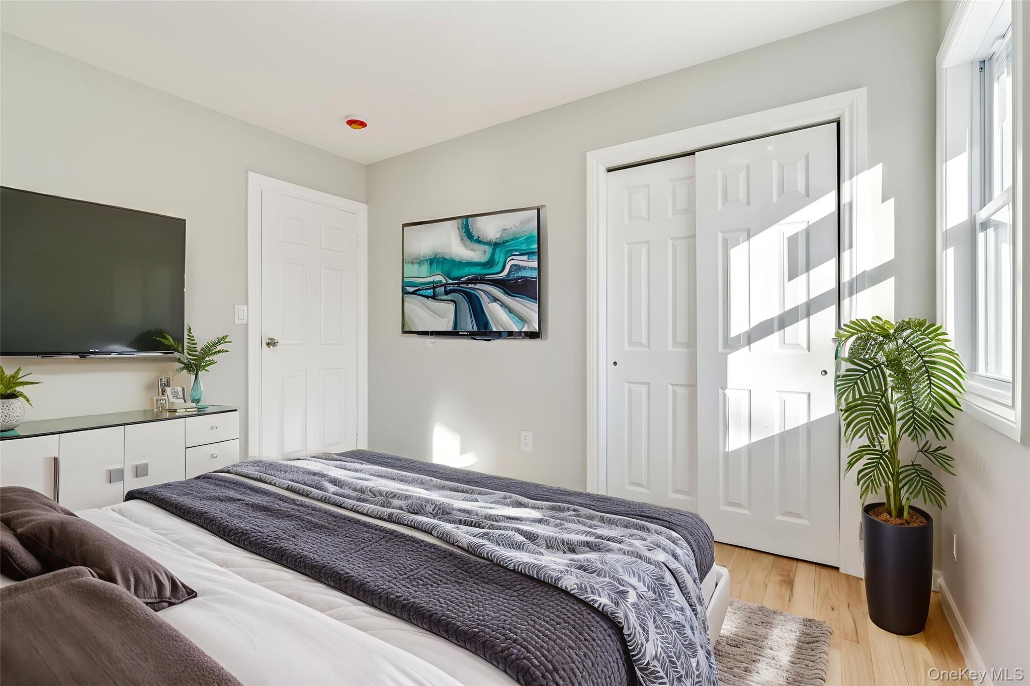 15 Bellaire Drive, Ridge, NY 11961