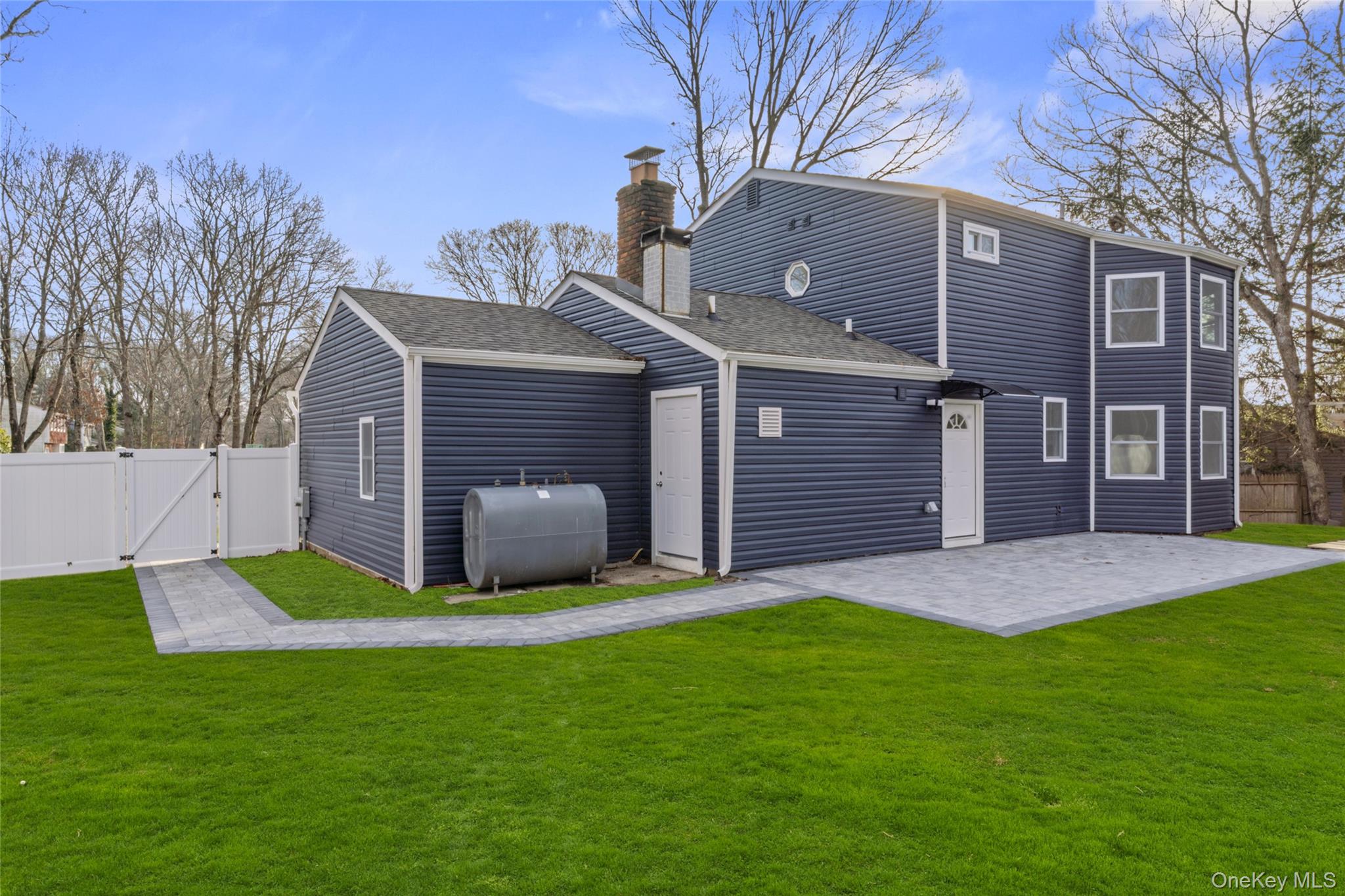 15 Bellaire Drive, Ridge, NY 11961