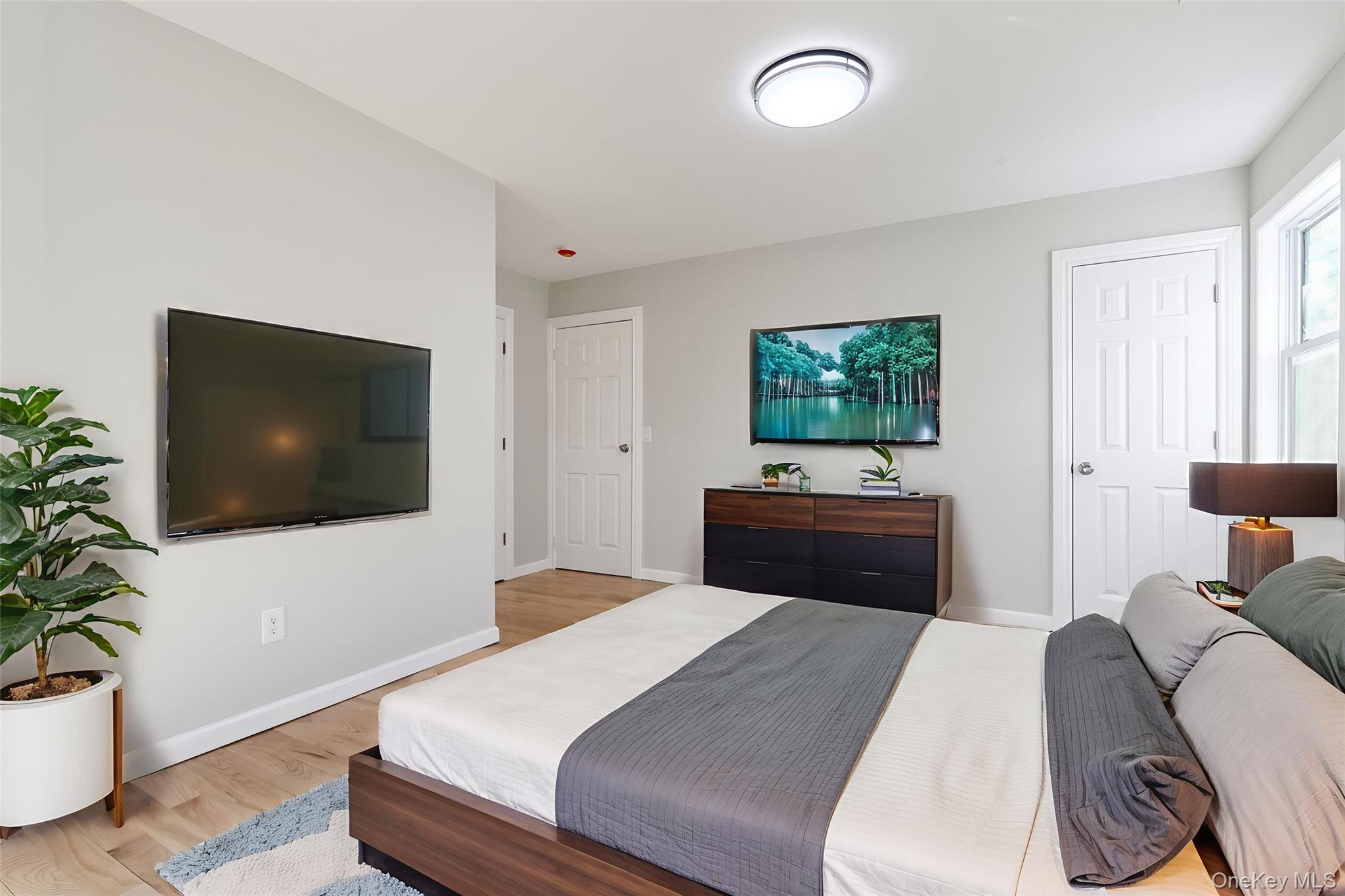 15 Bellaire Drive, Ridge, NY 11961