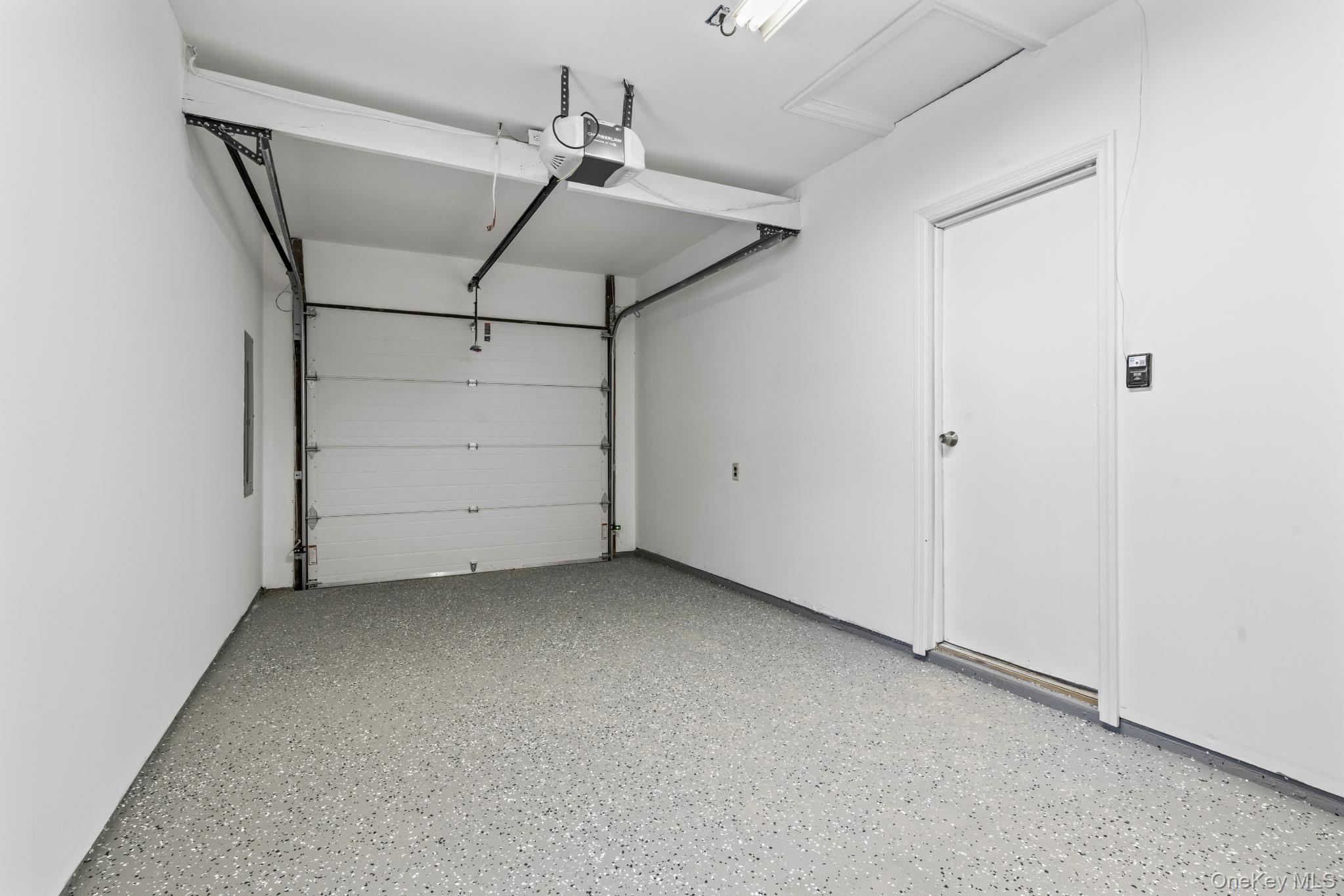 15 Bellaire Drive, Ridge, NY 11961