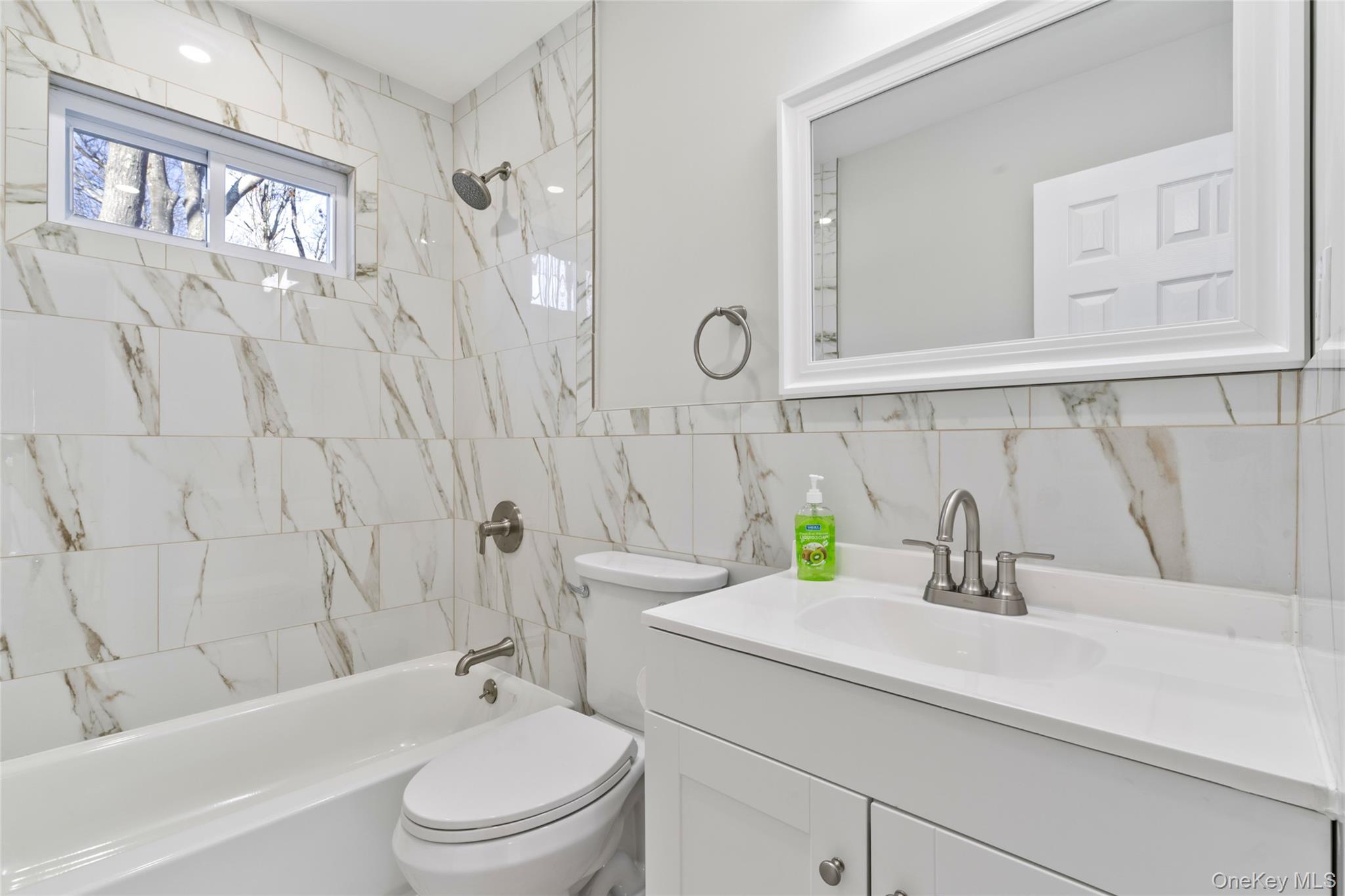 15 Bellaire Drive, Ridge, NY 11961