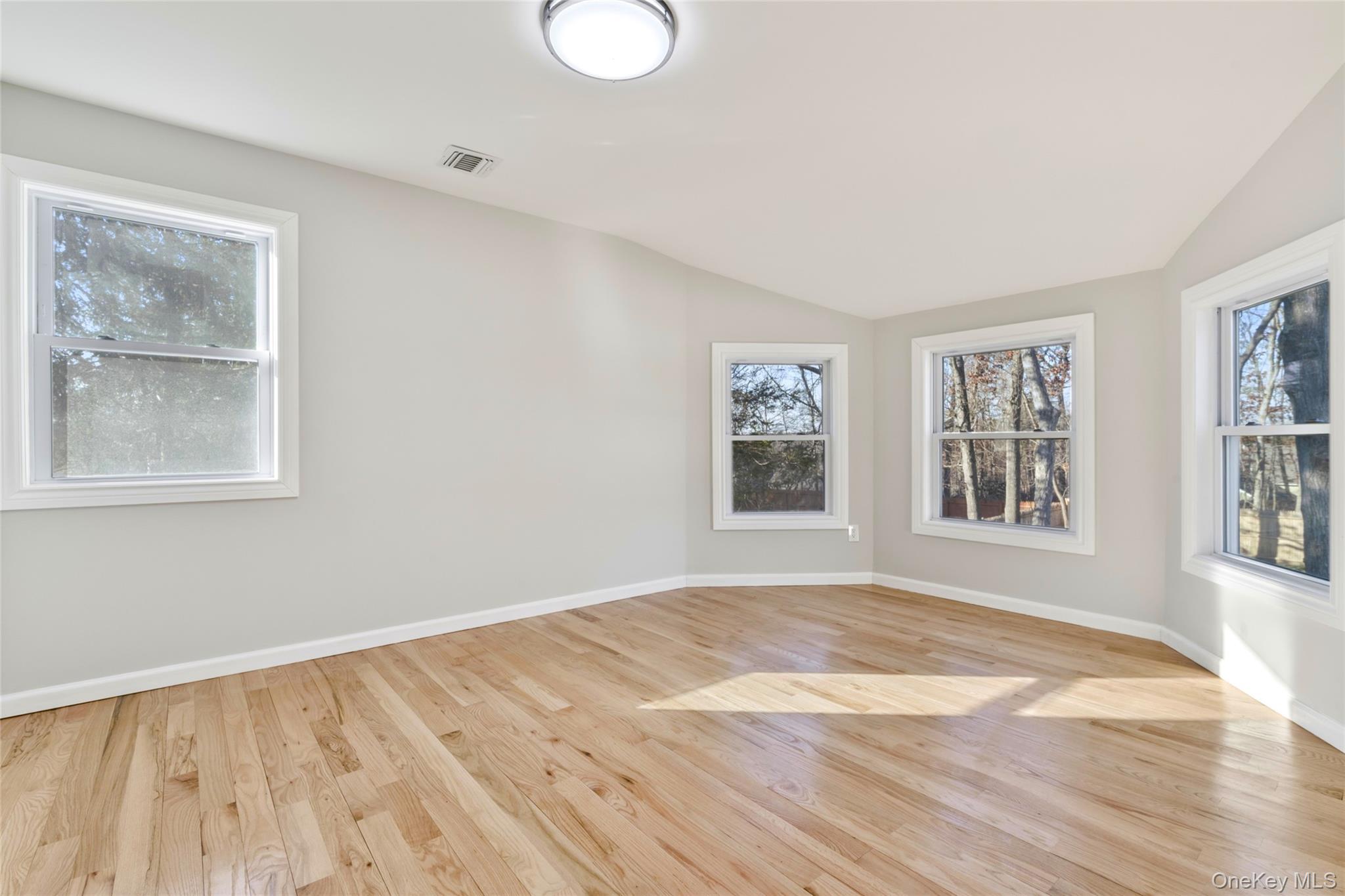 15 Bellaire Drive, Ridge, NY 11961