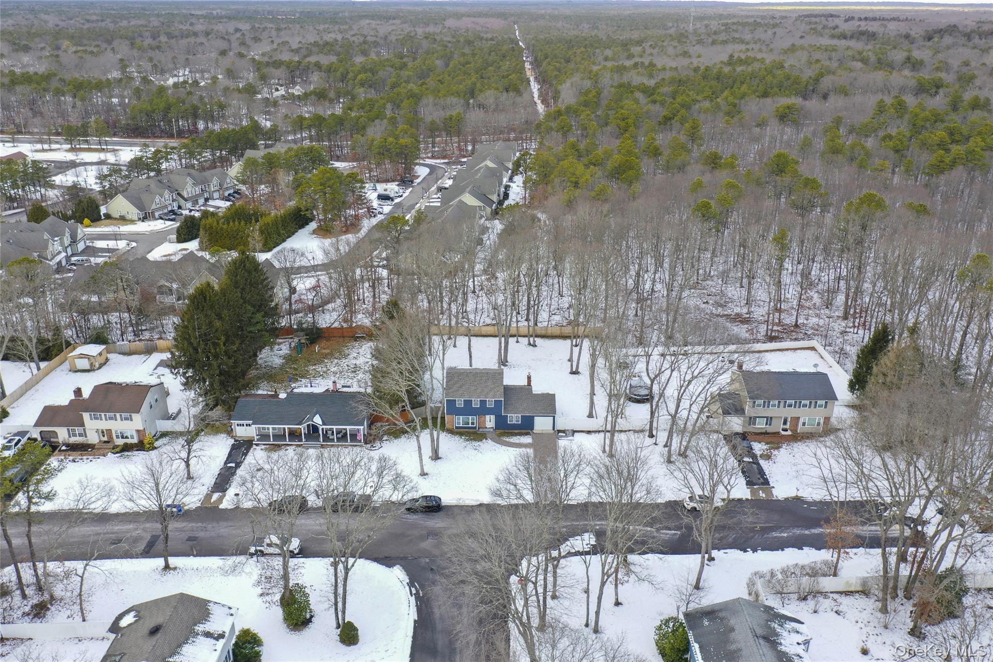 15 Bellaire Drive, Ridge, NY 11961