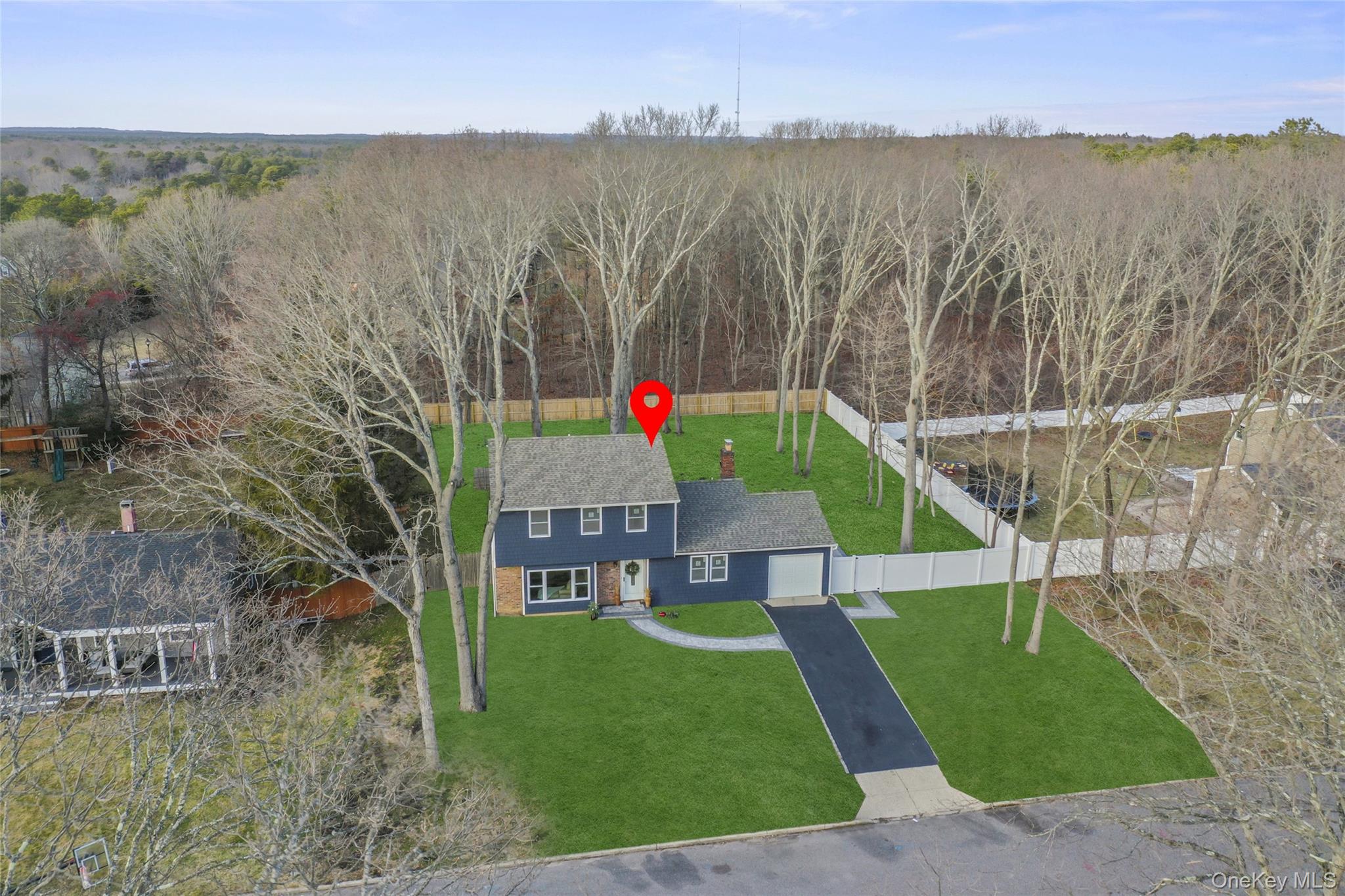 15 Bellaire Drive, Ridge, NY 11961