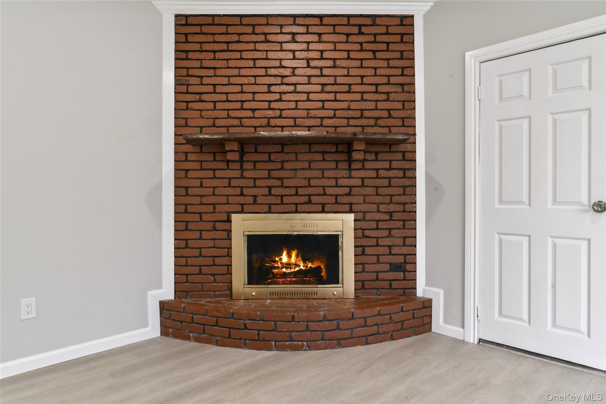 15 Bellaire Drive, Ridge, NY 11961