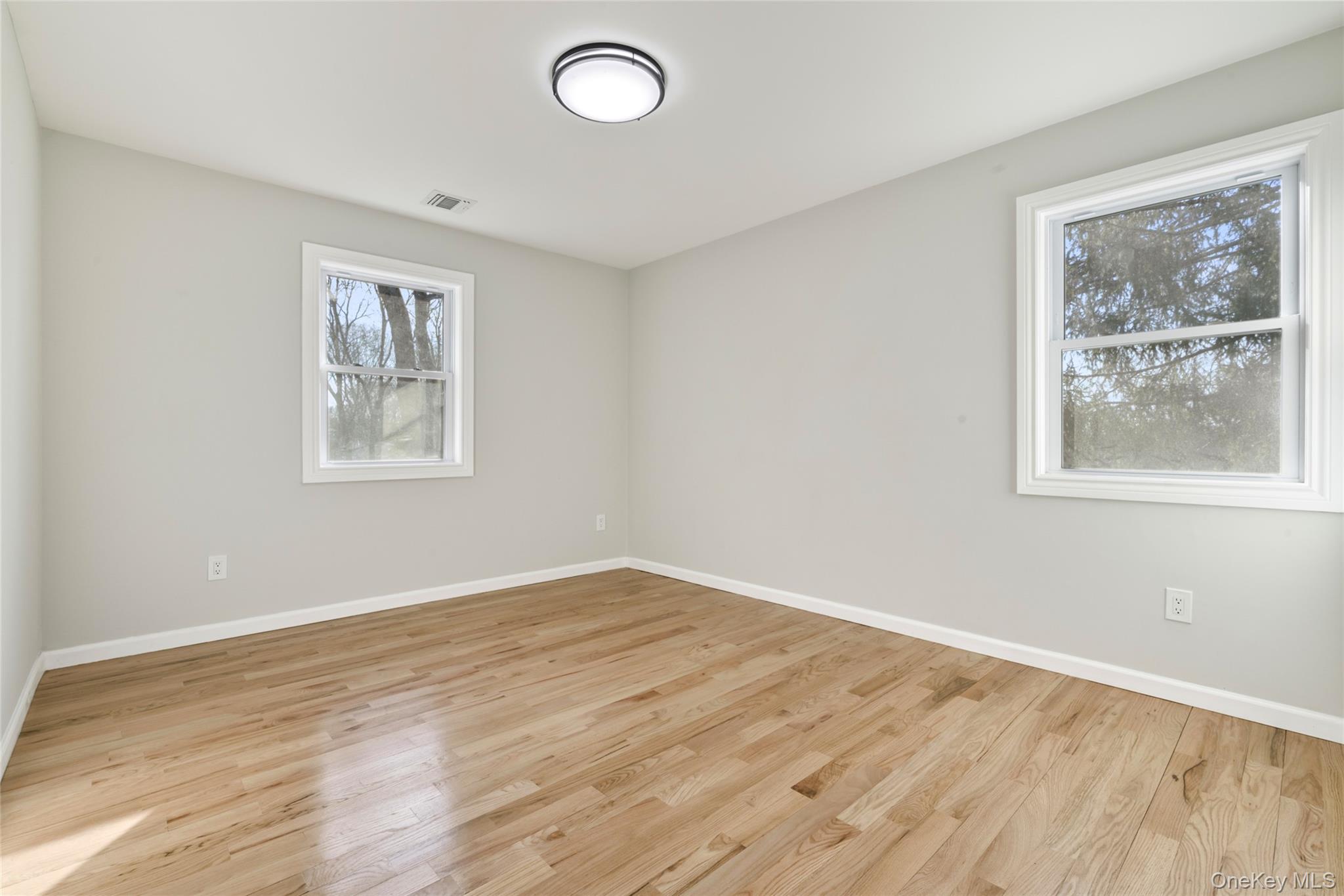 15 Bellaire Drive, Ridge, NY 11961